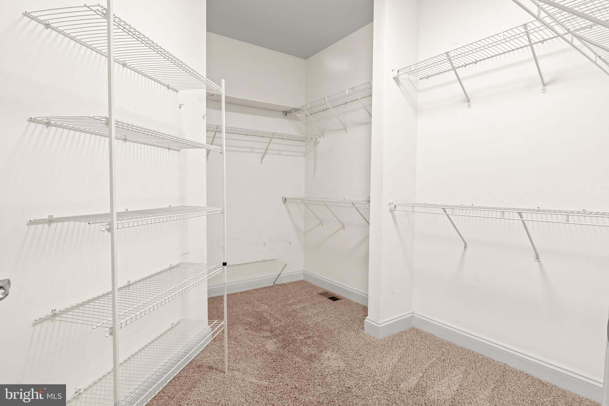 STONELEIGH SUMMIT - Residential