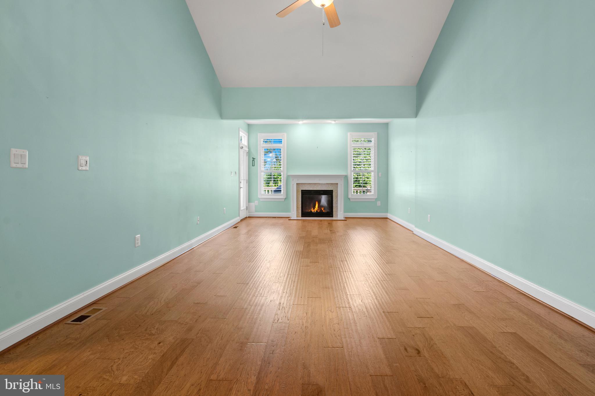 STONELEIGH SUMMIT - Residential