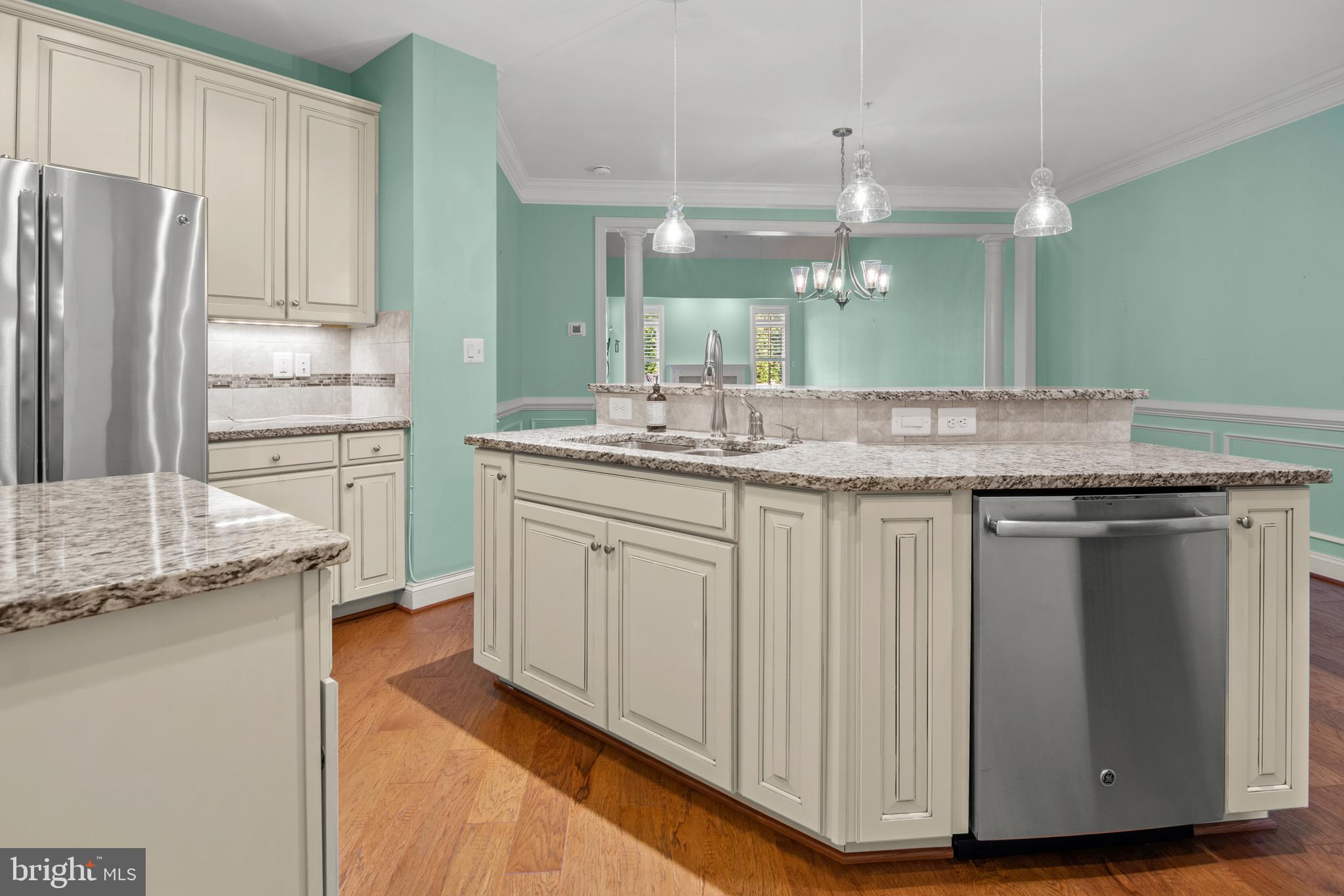 STONELEIGH SUMMIT - Residential