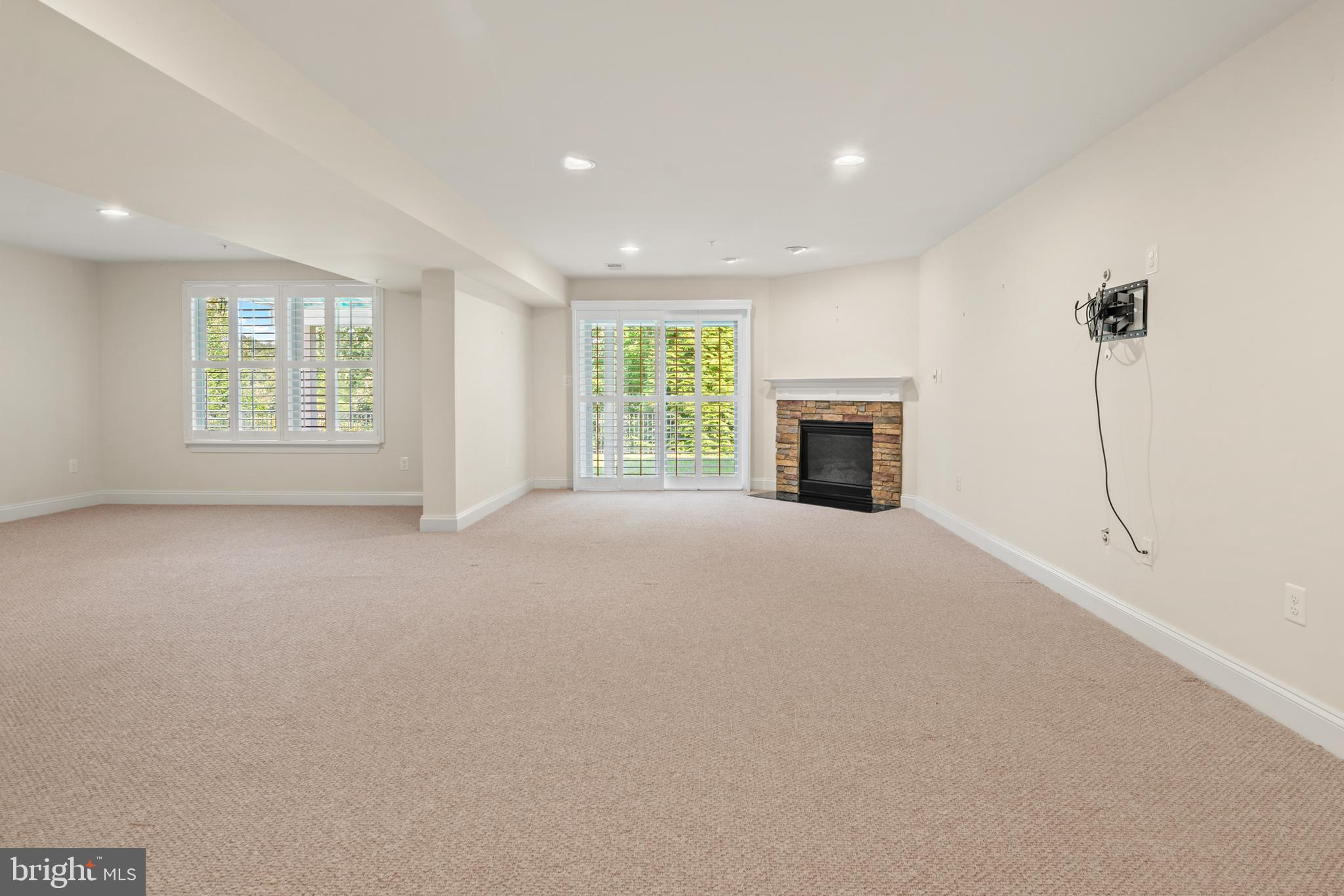 STONELEIGH SUMMIT - Residential