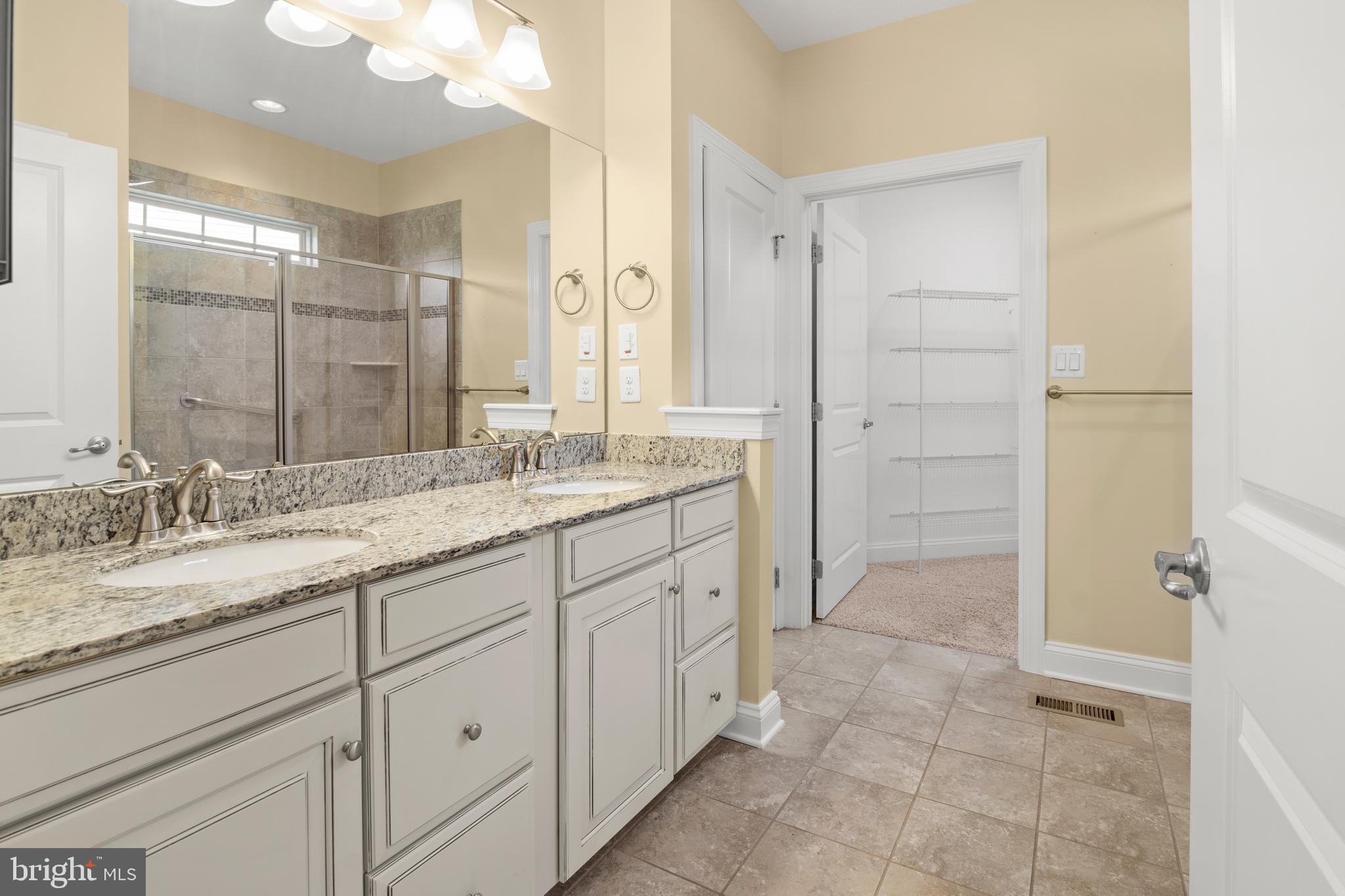 STONELEIGH SUMMIT - Residential