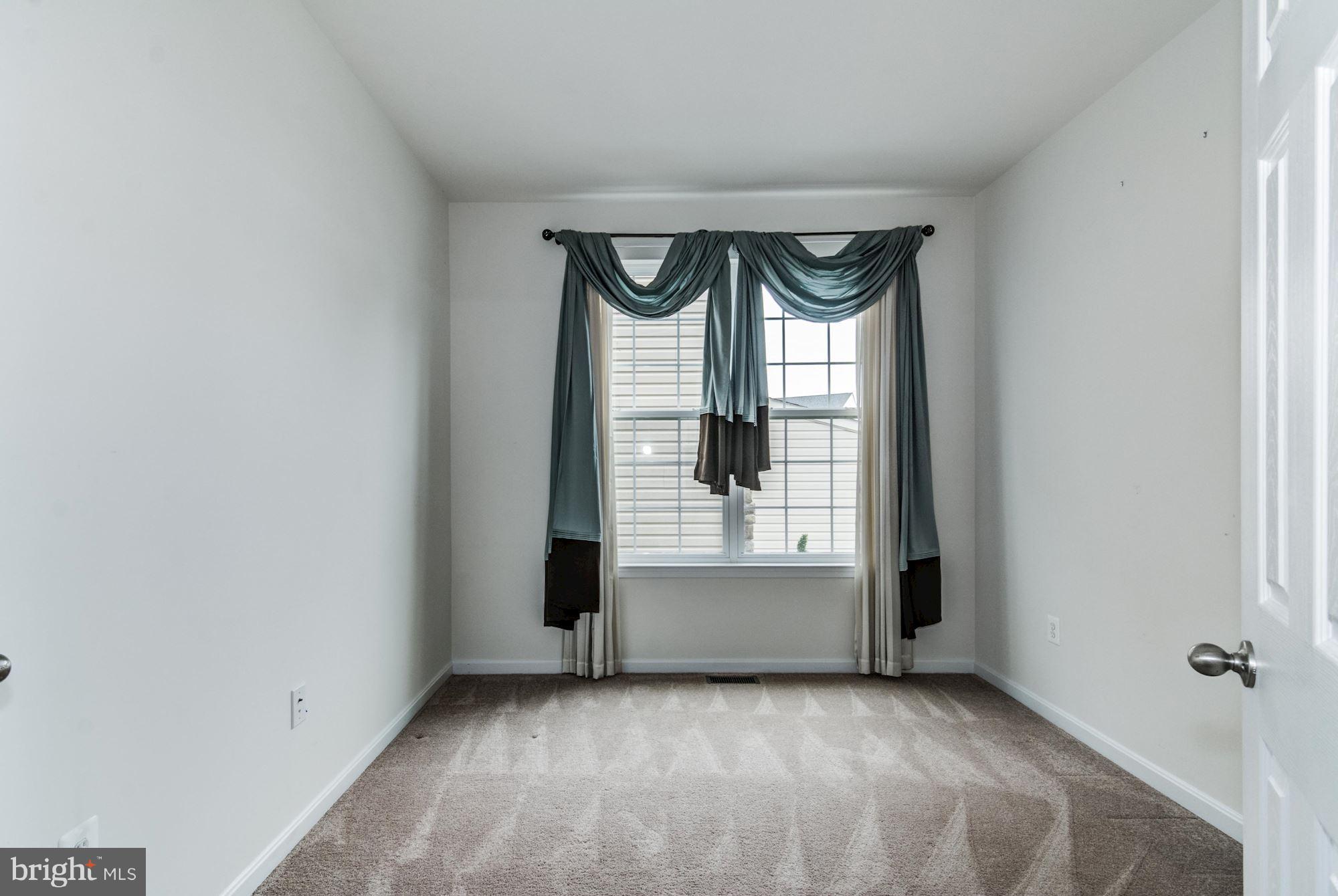 EAGLES POINTE - Residential