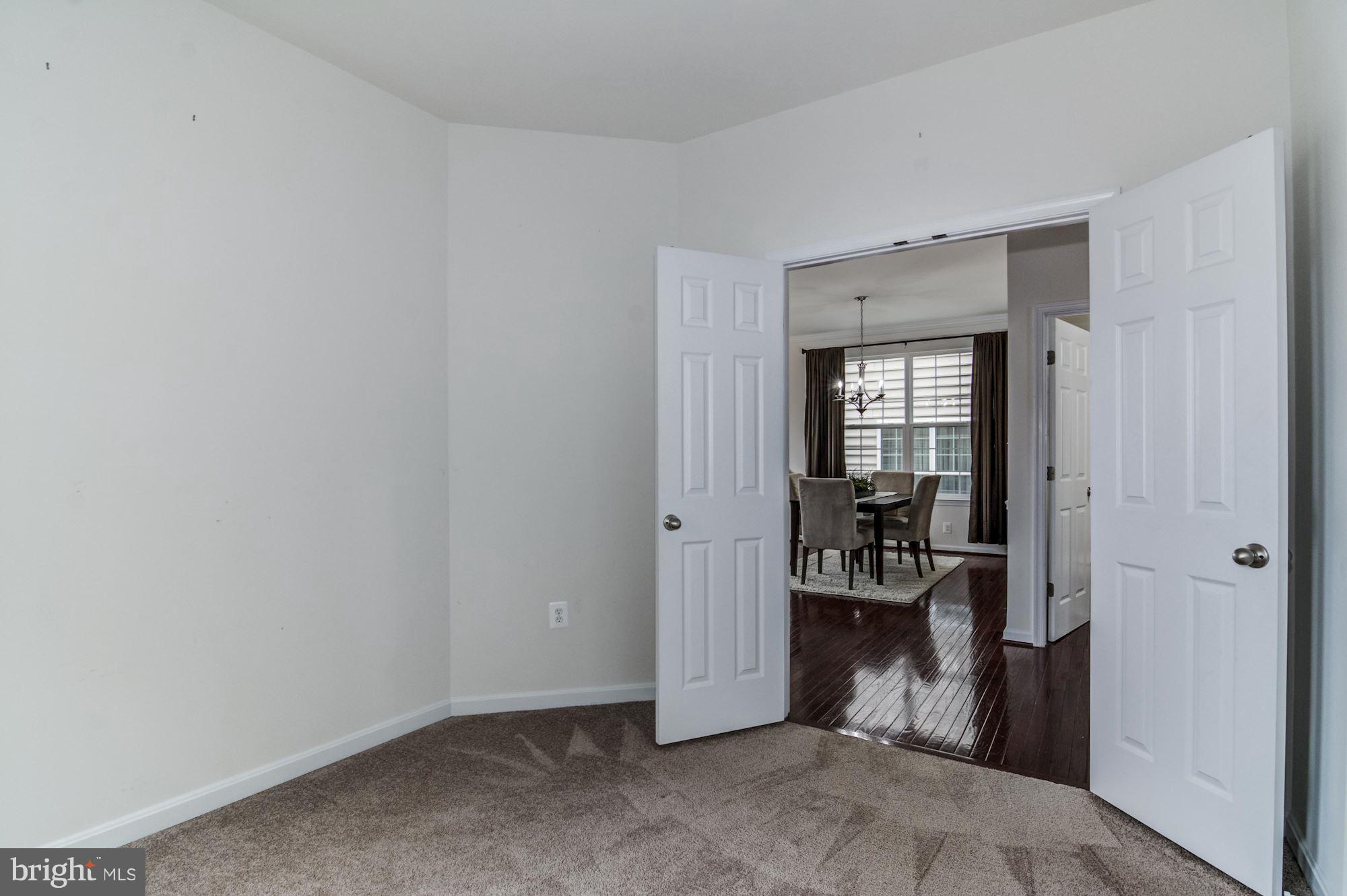 EAGLES POINTE - Residential