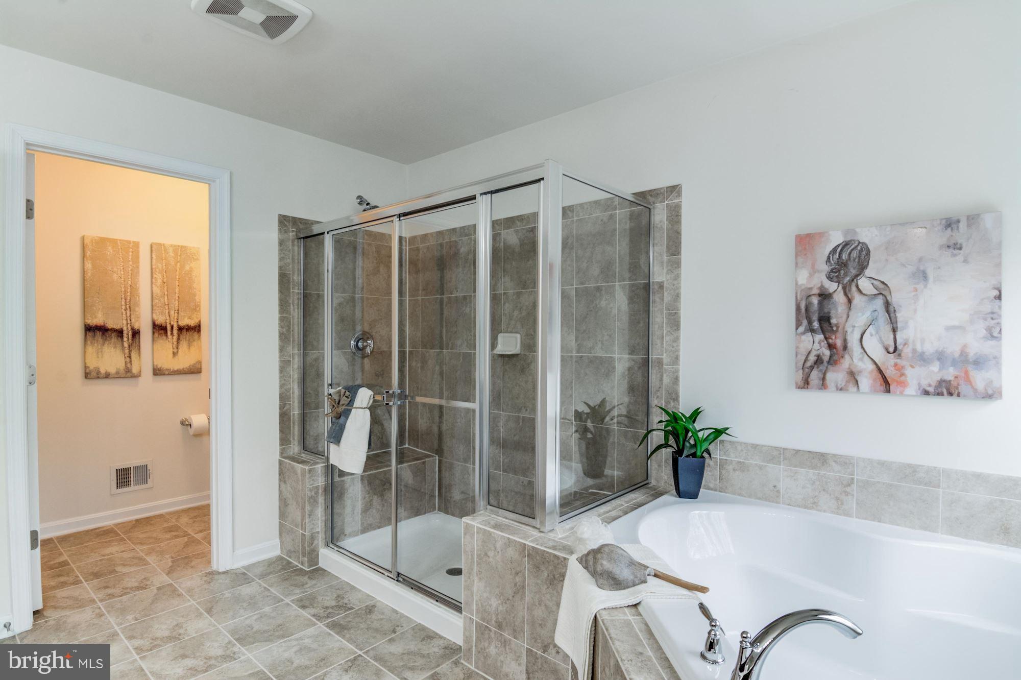 EAGLES POINTE - Residential