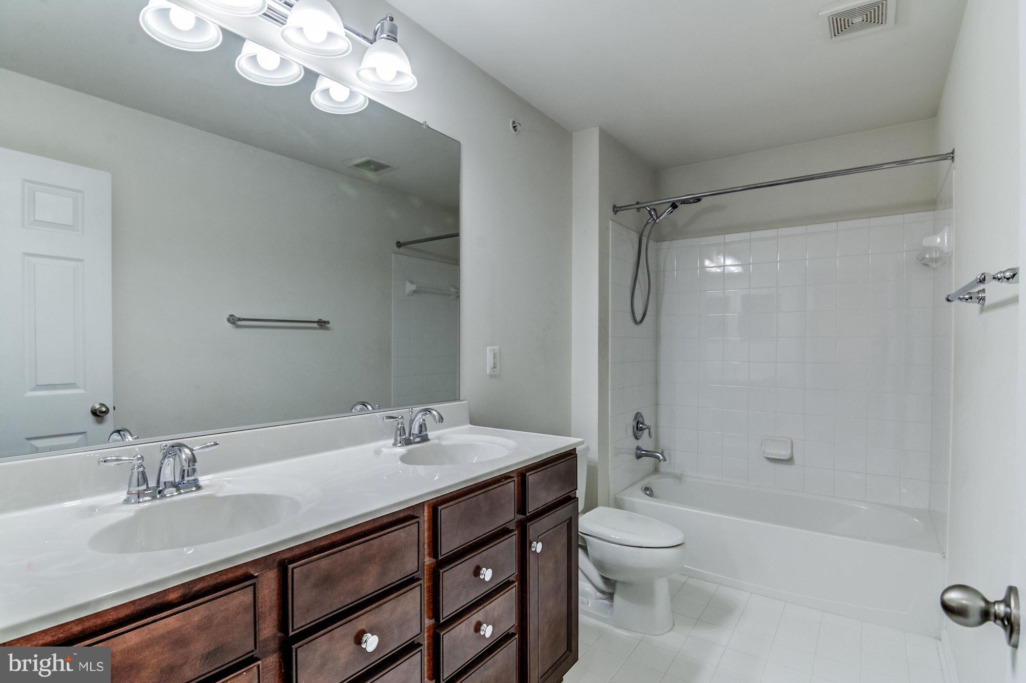 EAGLES POINTE - Residential