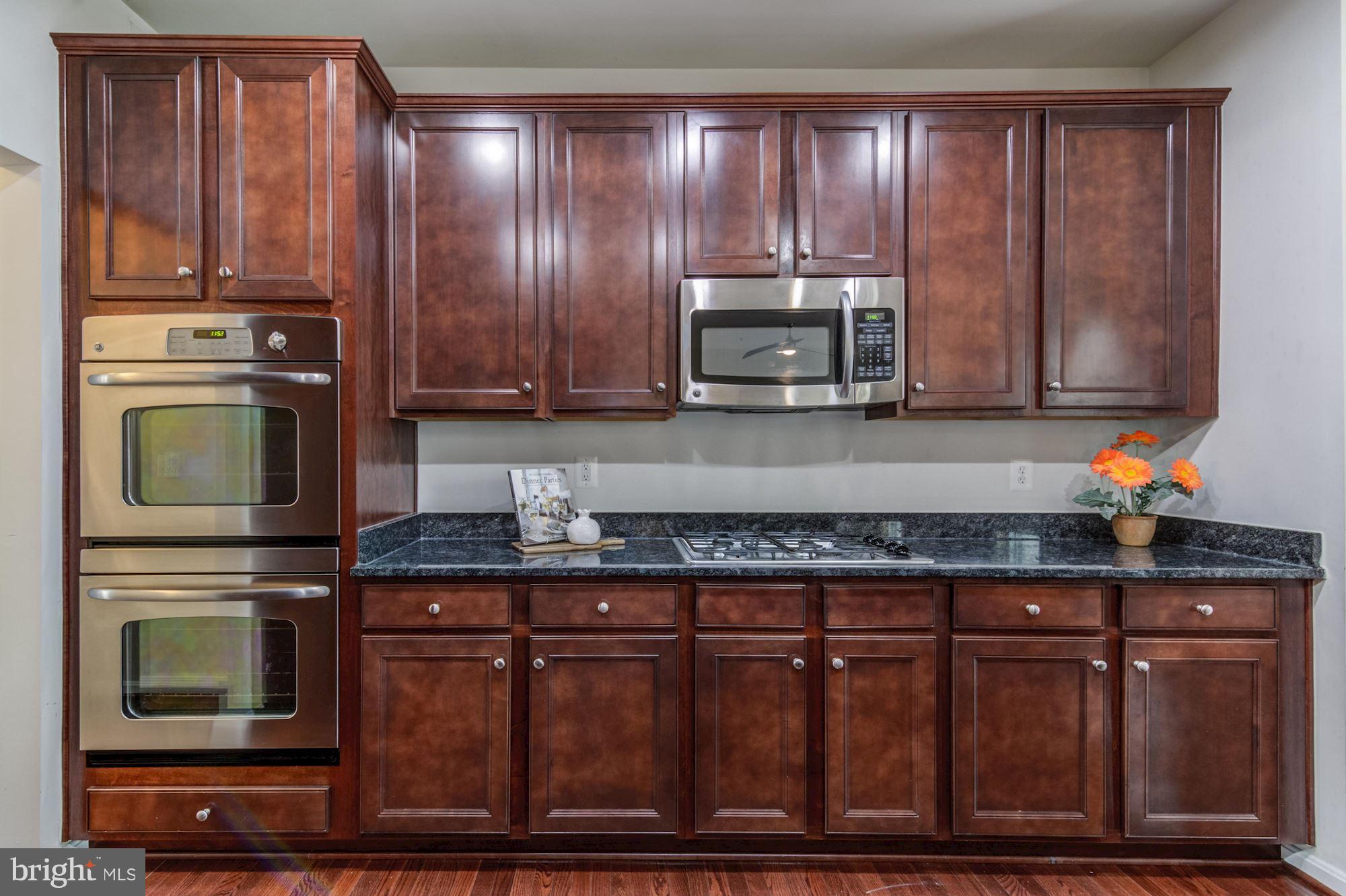 EAGLES POINTE - Residential