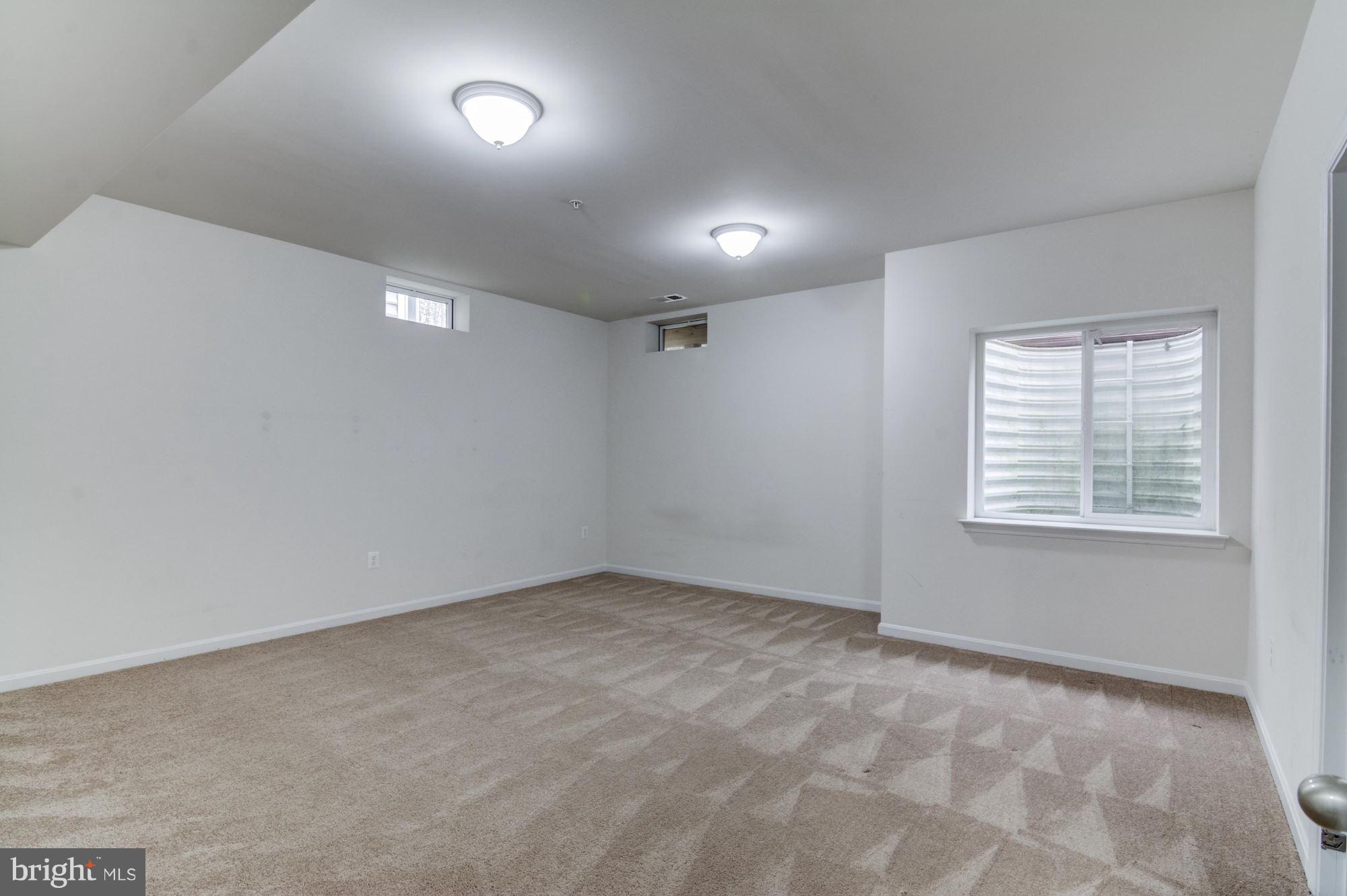 EAGLES POINTE - Residential