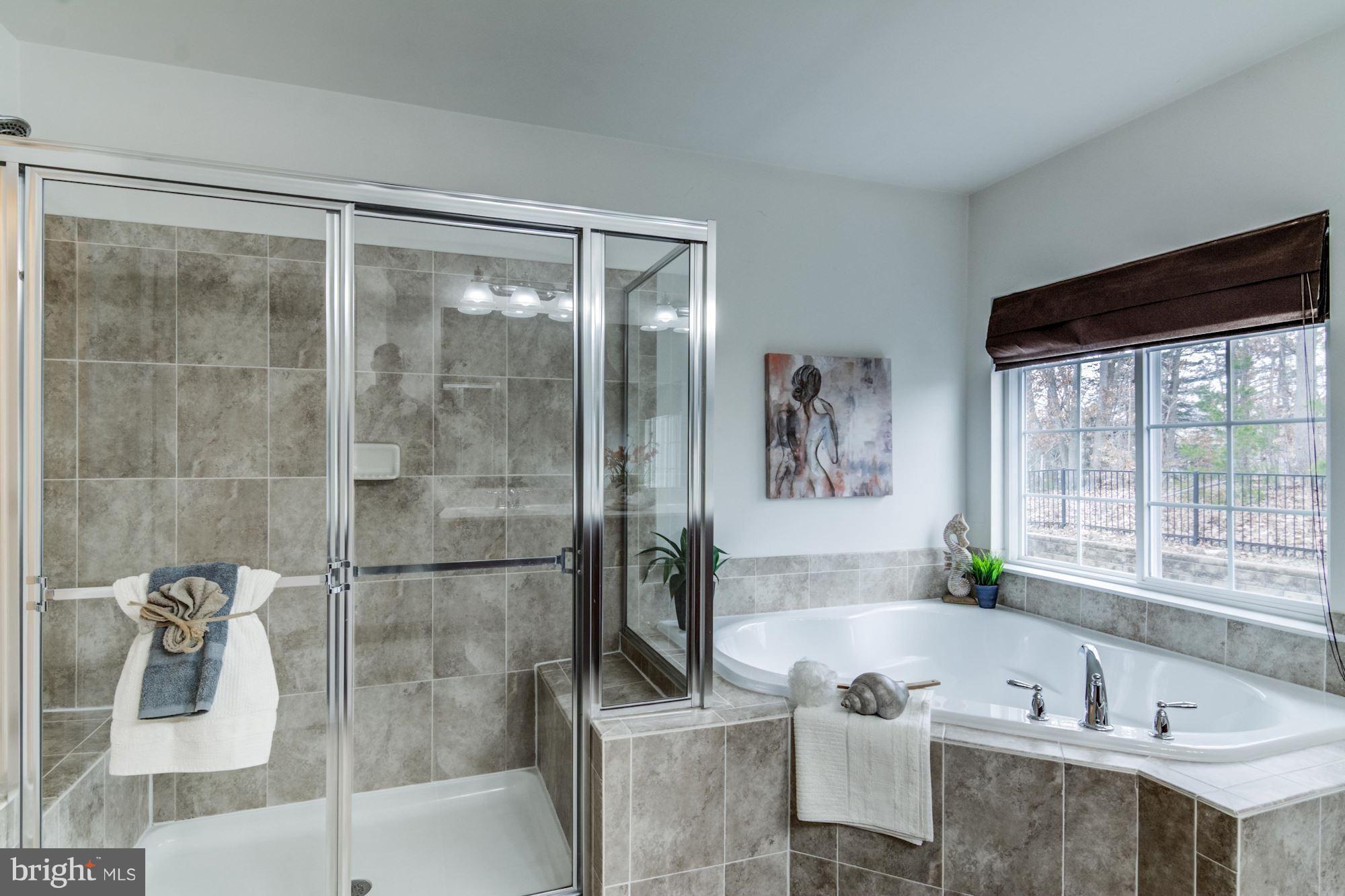 EAGLES POINTE - Residential