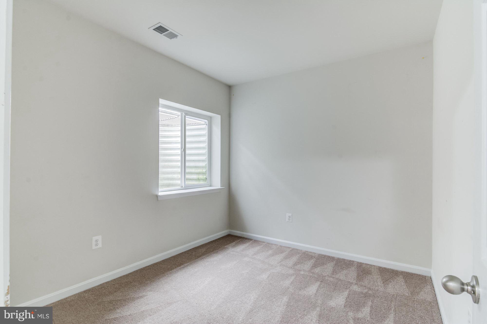 EAGLES POINTE - Residential