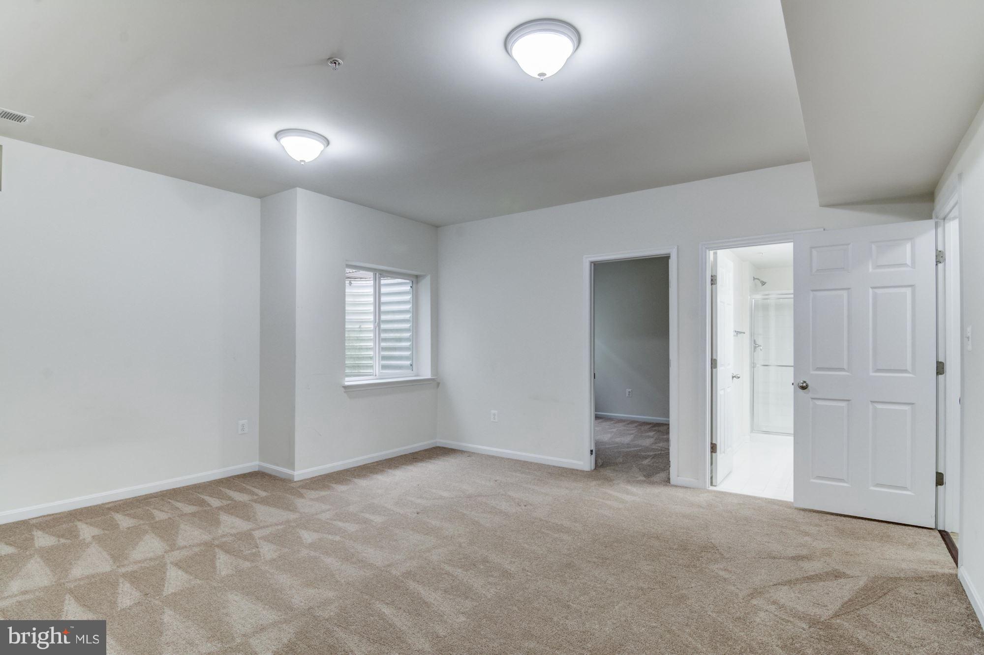 EAGLES POINTE - Residential