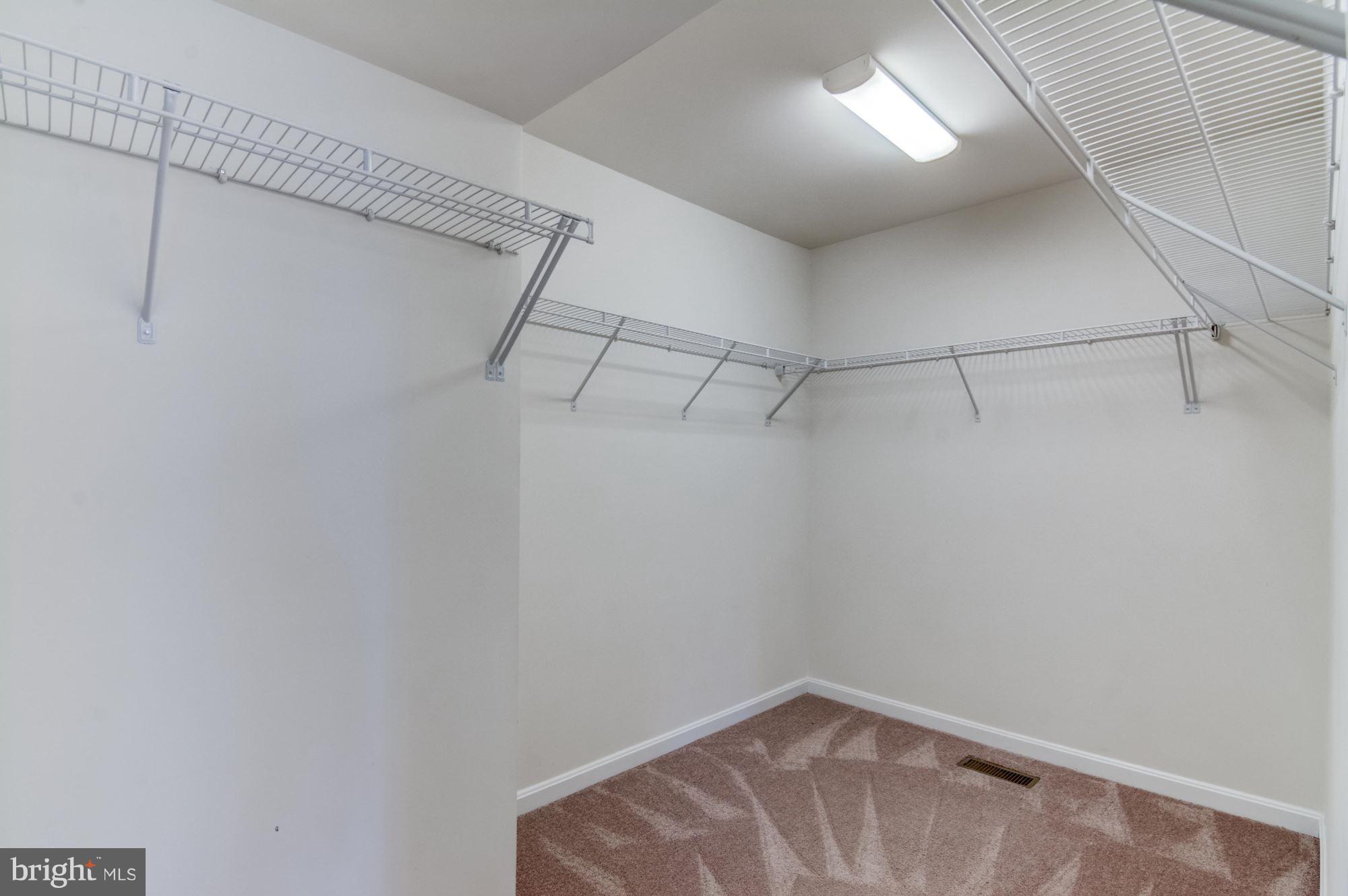 EAGLES POINTE - Residential