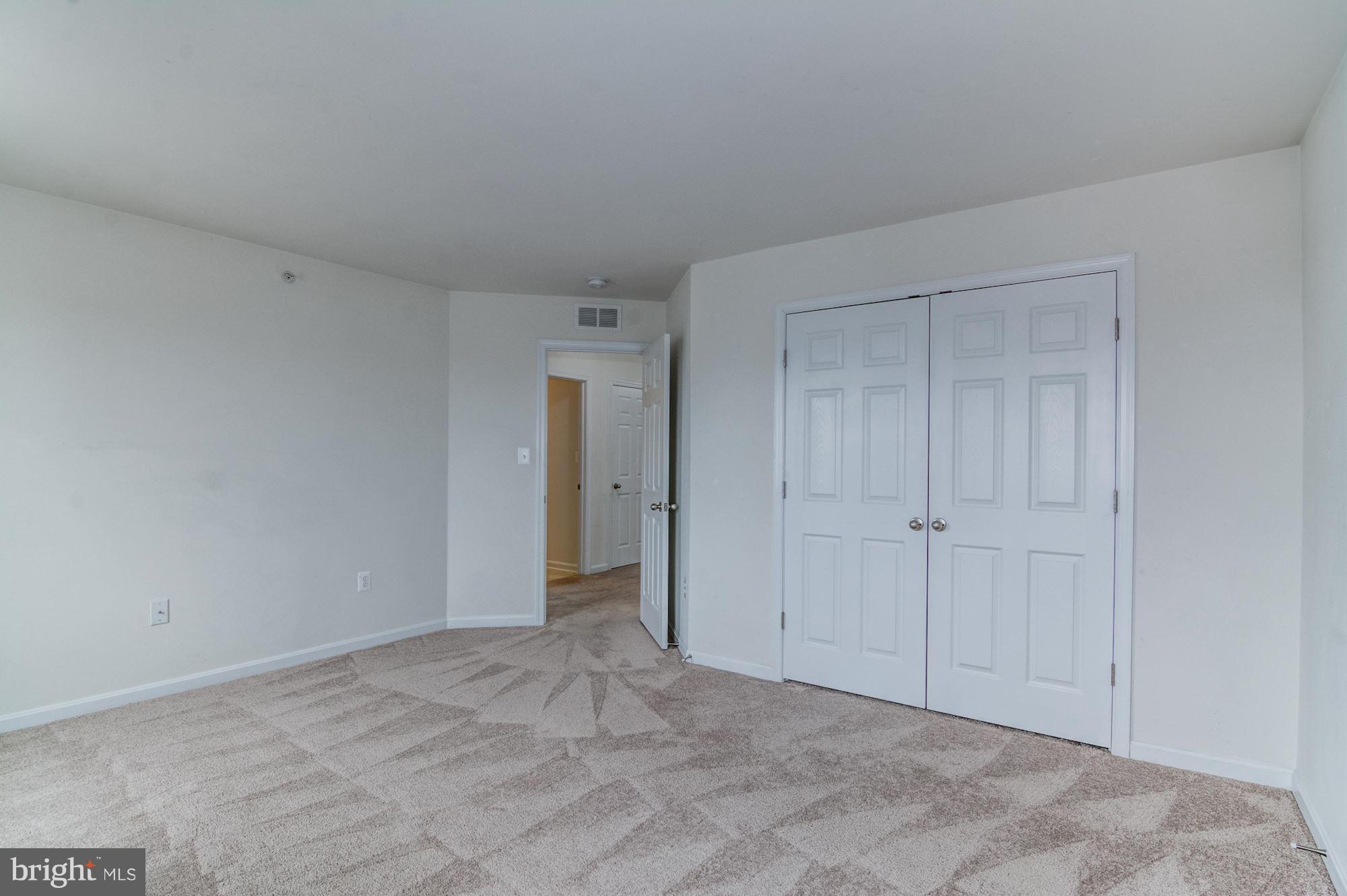 EAGLES POINTE - Residential