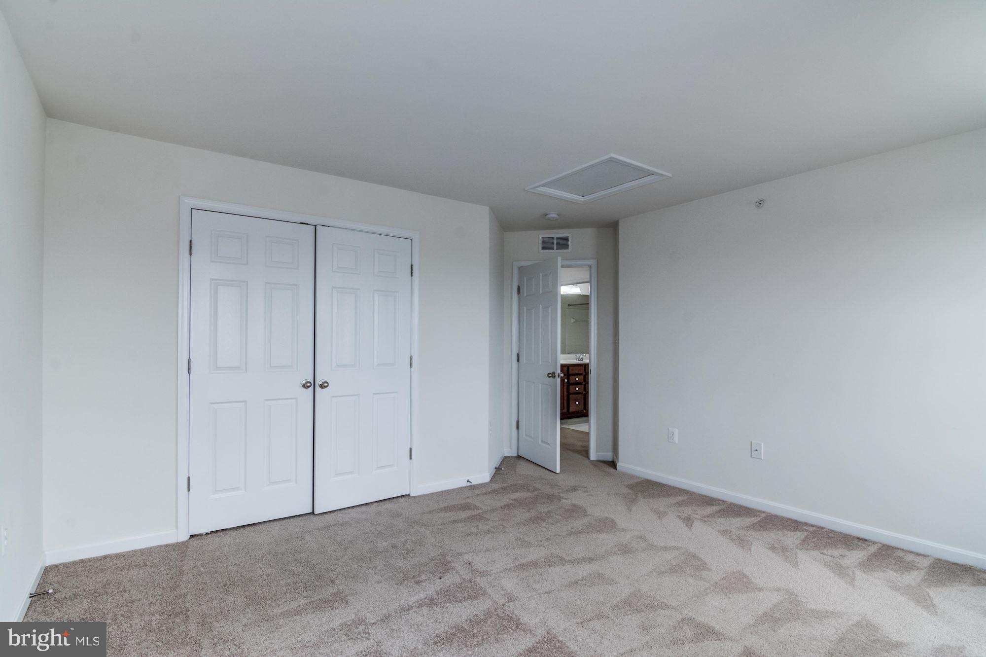 EAGLES POINTE - Residential