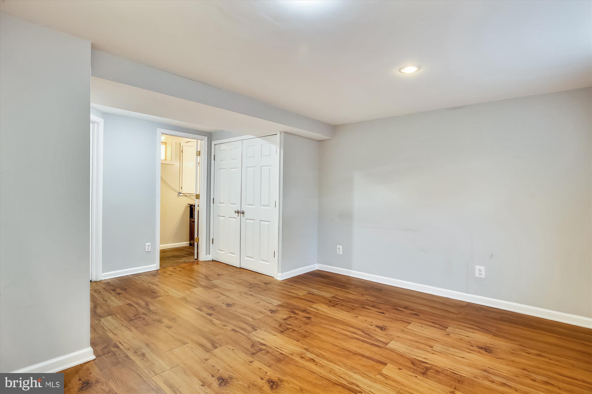 VIRGINIA SQUARE - Residential Lease