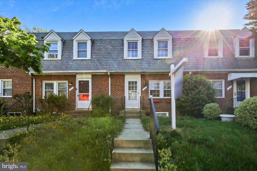 Charming 3-Level Townhome in Virginia Square. 3-bedroom, 2-bathroom just steps from Virginia Square Metro! This well-maintained home offers a highly functional layout with 2 bedrooms and a full bath on the upper level, and a private bedroom and full bath on the lower level. Enjoy hardwood floors throughout, ceiling fans in each bedroom, and a spacious main level featuring a large living room, dining area, and a bright sunroom. The kitchen includes ample cabinet space and opens seamlessly to the dining area for easy entertaining. Ideally located near Quincy Park, shopping, restaurants, and just minutes to Washington, DC. Don’t miss this must-see home in an unbeatable location!