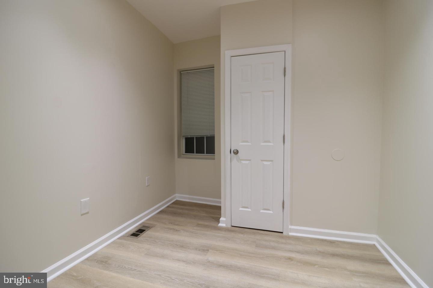MIDDLE EAST - Residential Lease