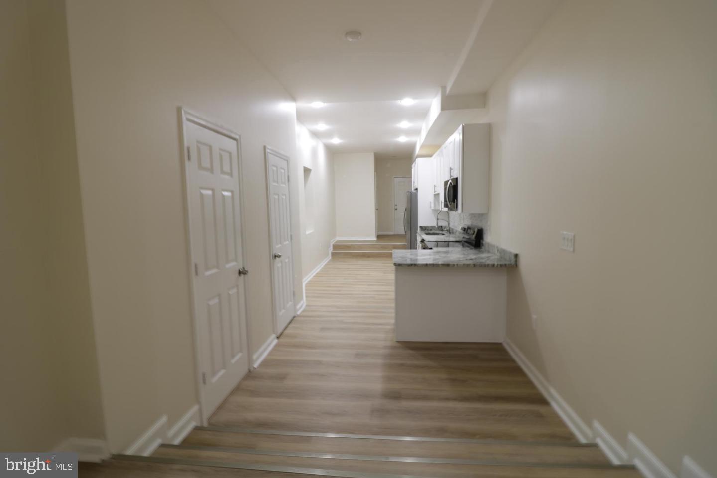 MIDDLE EAST - Residential Lease