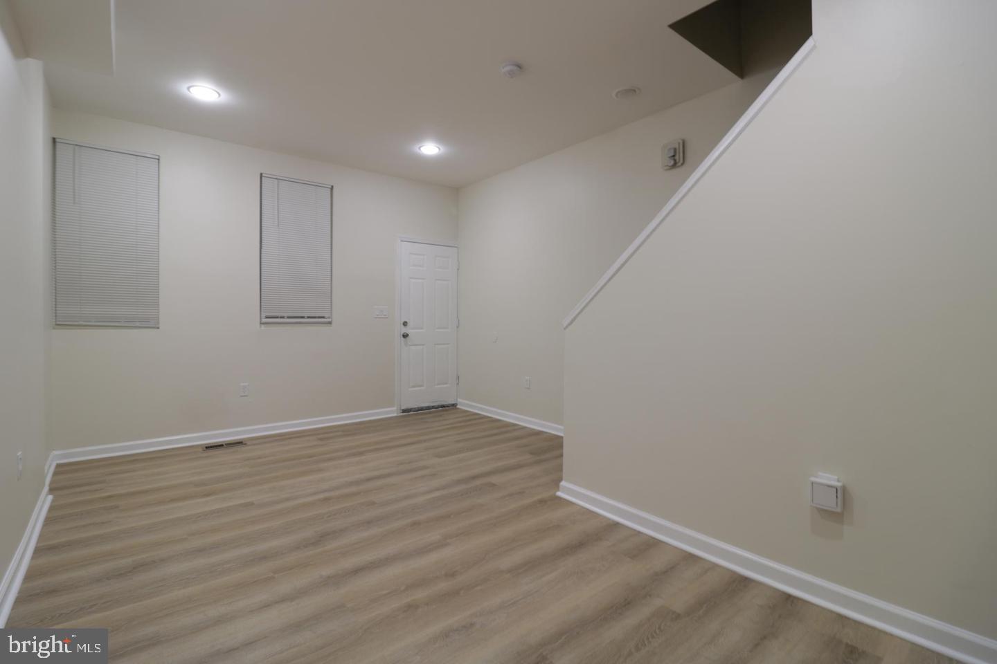 MIDDLE EAST - Residential Lease