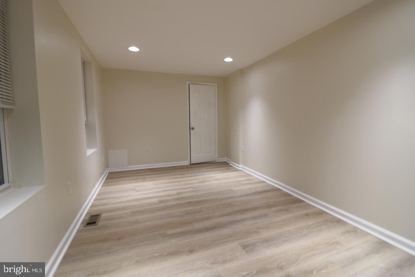 MIDDLE EAST - Residential Lease