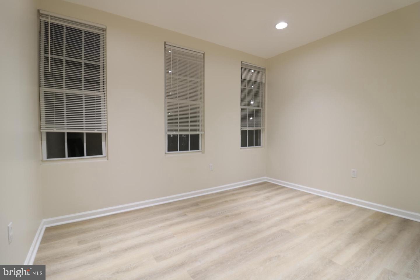 MIDDLE EAST - Residential Lease