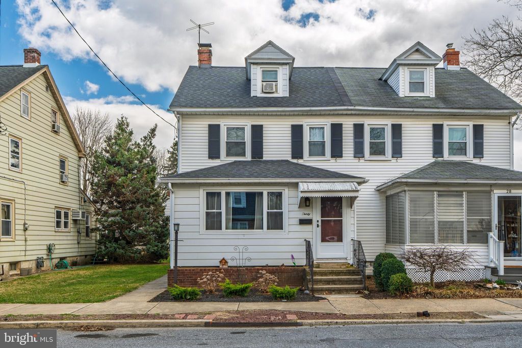 Photo of 30 E Market Street, LITITZ, PA 17543 (MLS # PALA2066362)