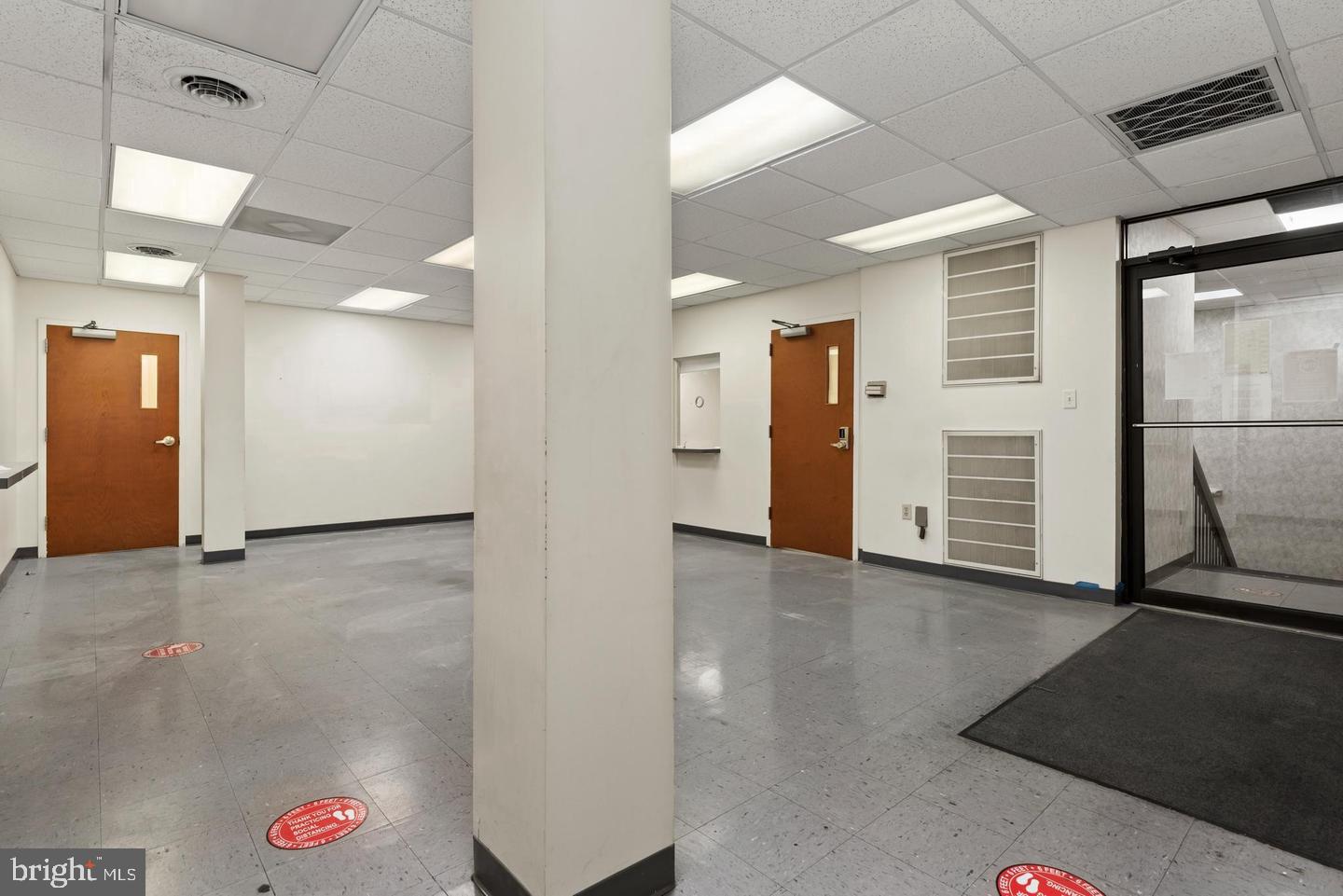 100 W FRANKLIN STREET W