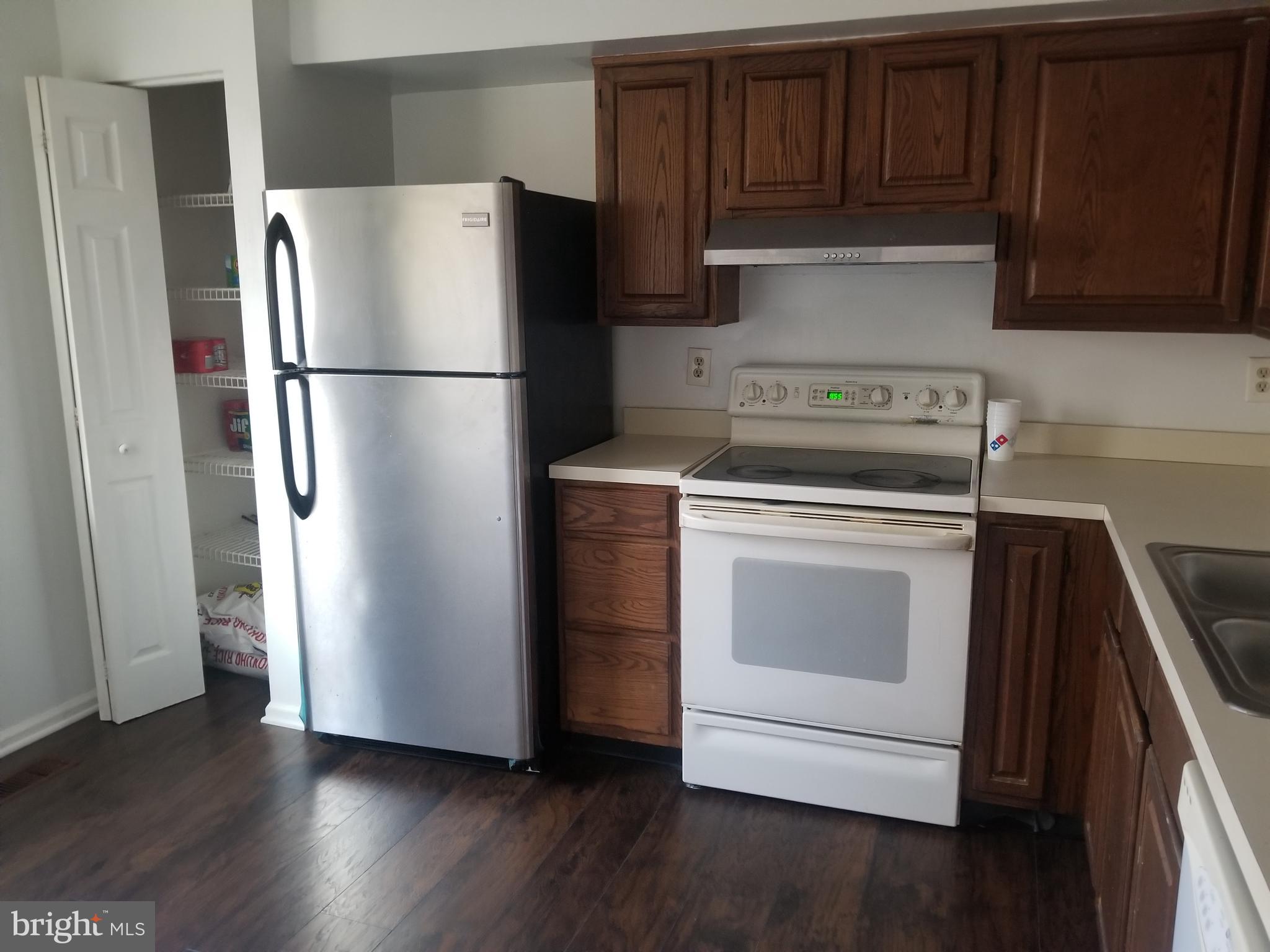 PORT O DUMFRIES - Residential Lease