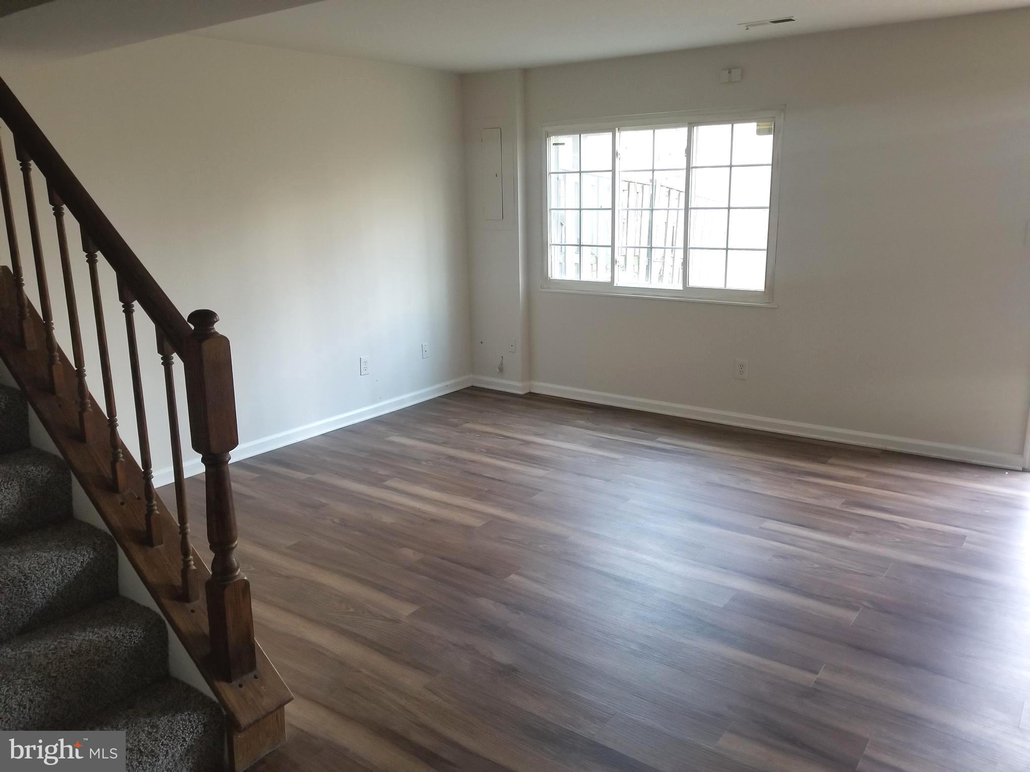 PORT O DUMFRIES - Residential Lease