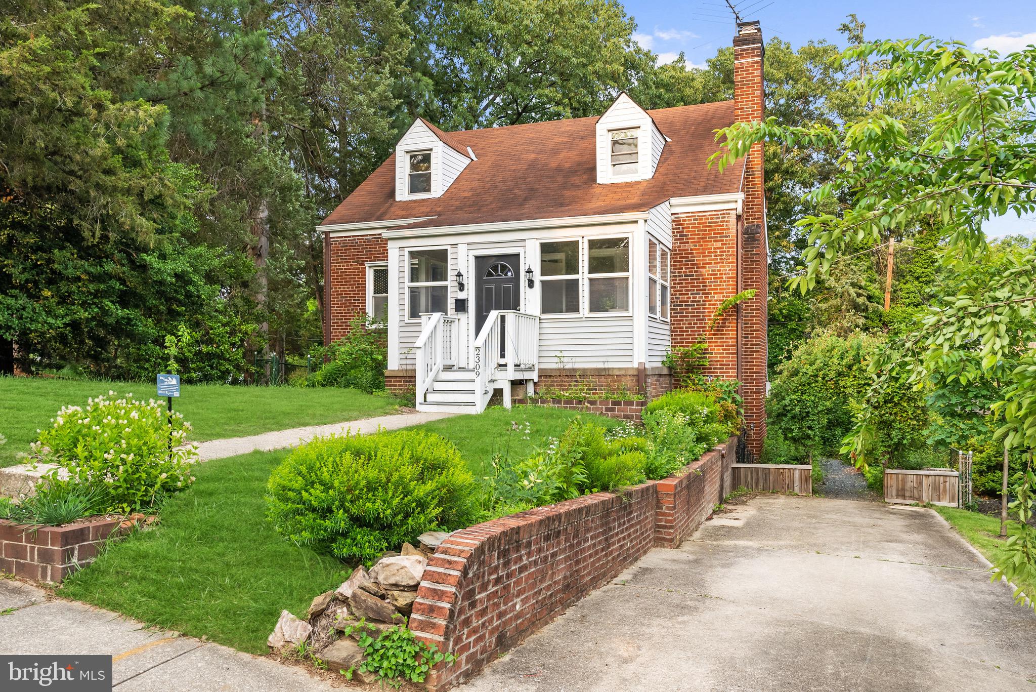 2309 CRESTLAWN AVENUE
