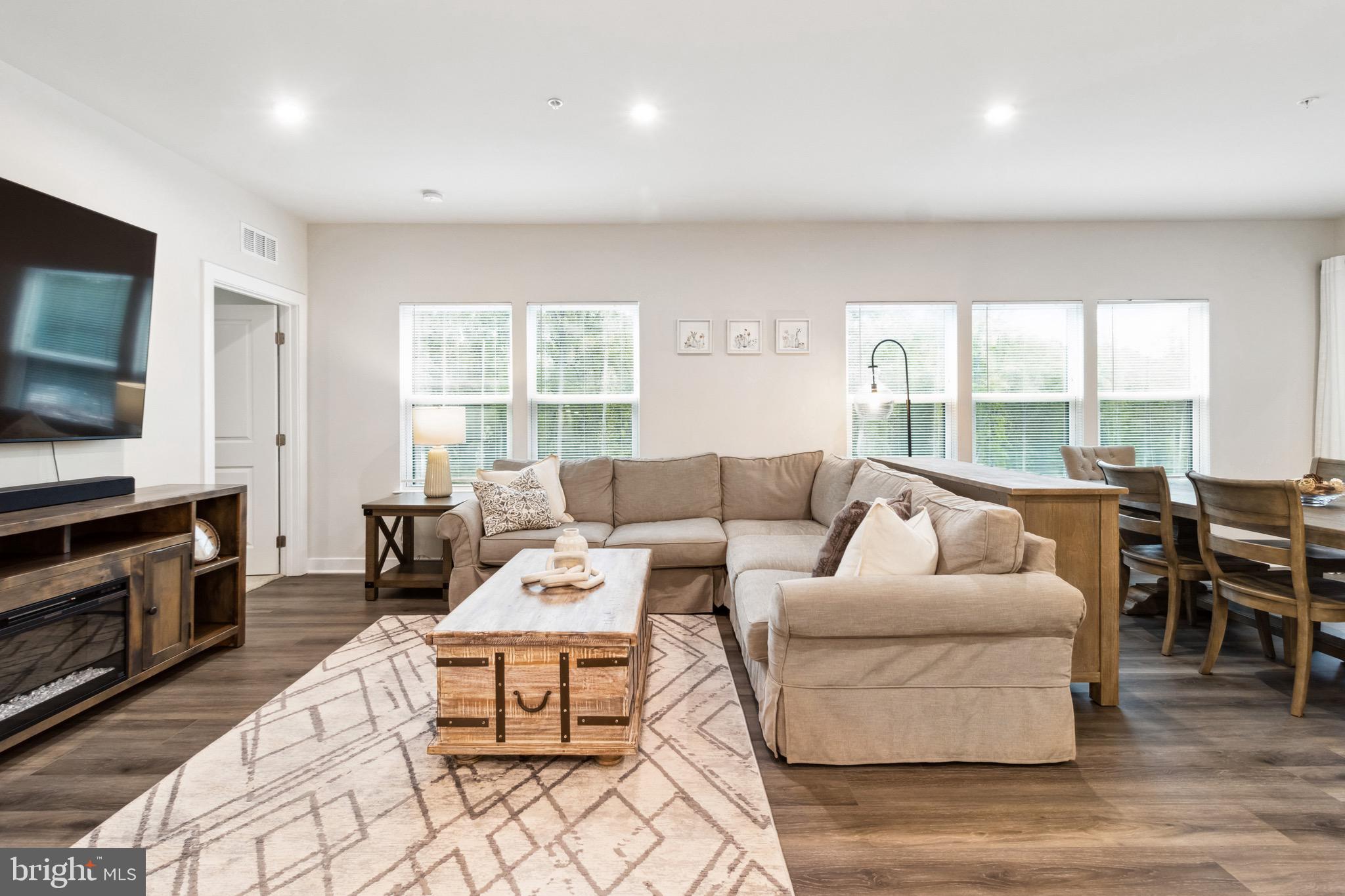 TURF VALLEY - Residential