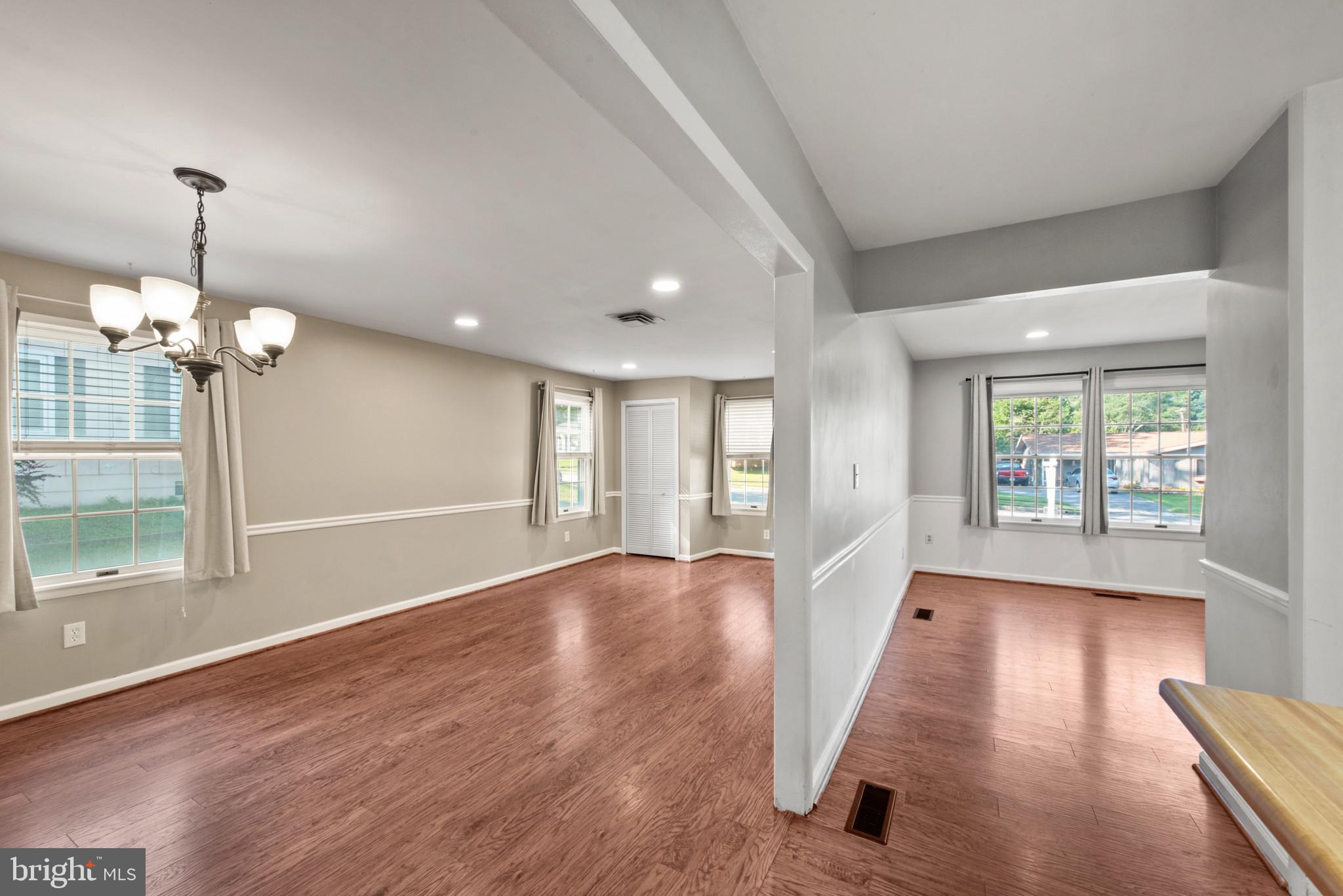 25 GREENVIEW AVENUE
