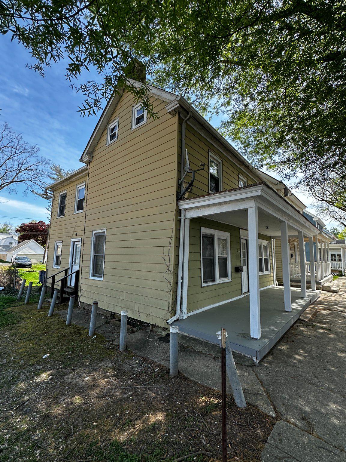 7 S GOVERNORS AVENUE