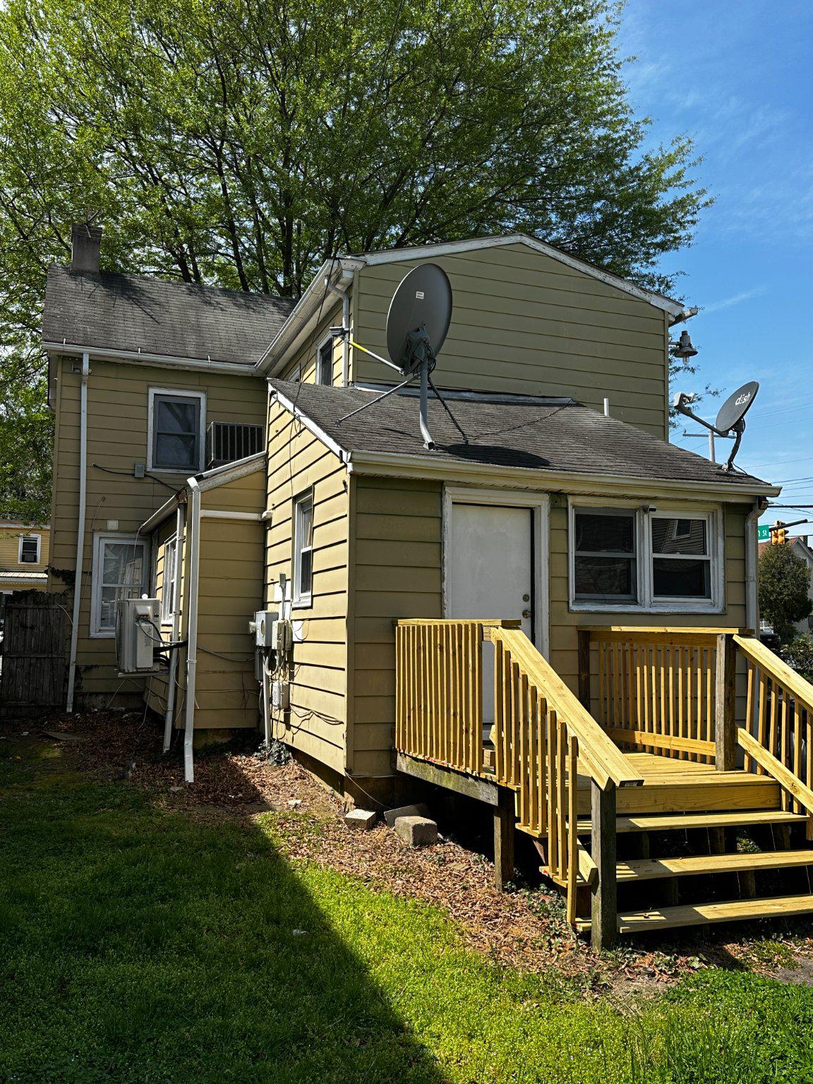 7 S GOVERNORS AVENUE