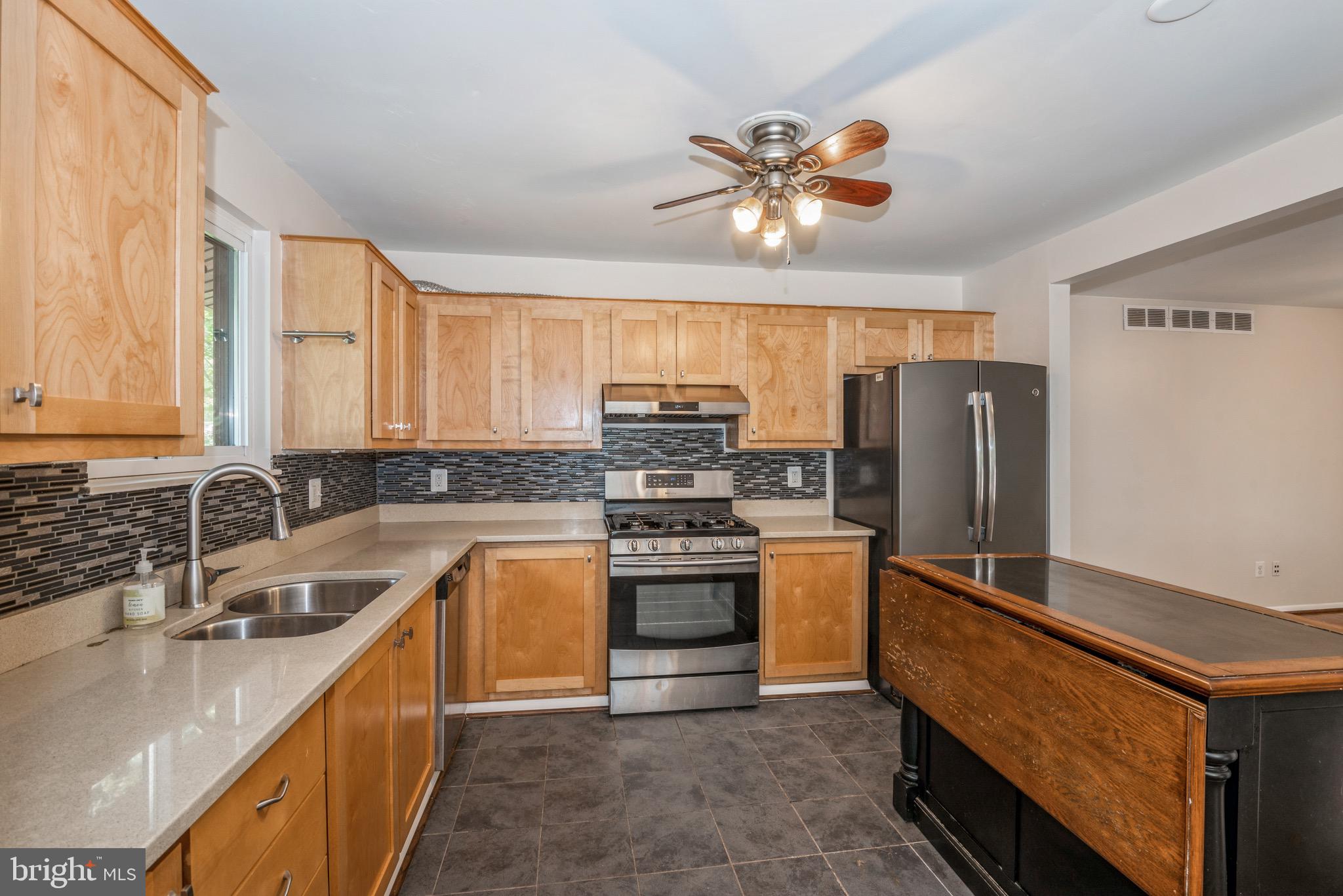 VILLAGE OF LONG REACH - Residential