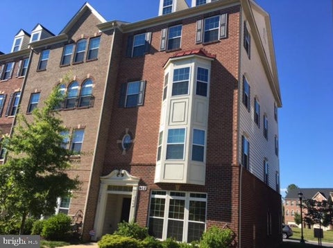 Townhouse For Rent - 902 Hall Station Drive #100<br/> BOWIE, MD 20721
