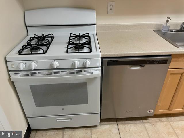 BETHESDA PARK - Residential Lease