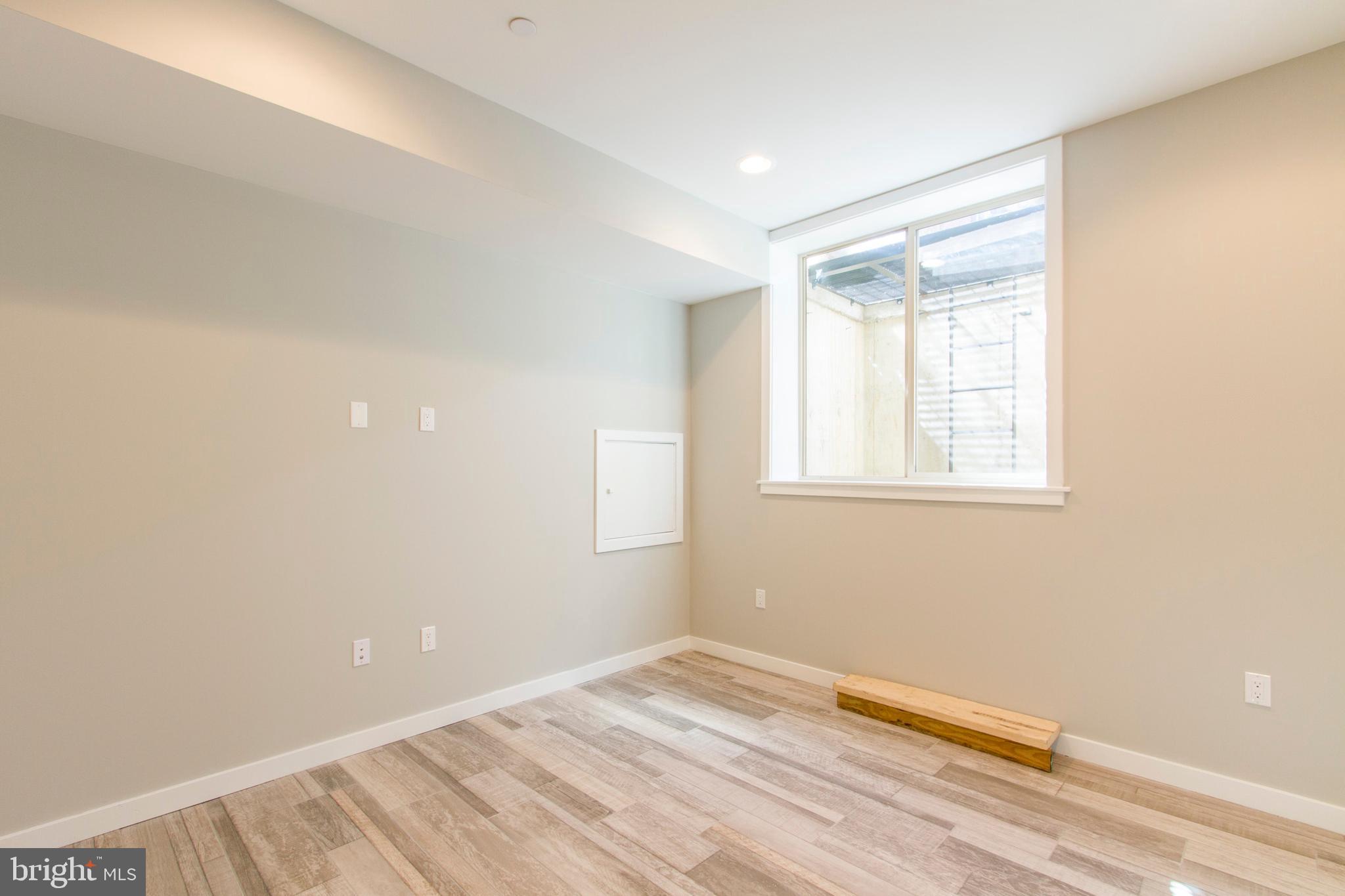 GRADUATE HOSPITAL - Residential Lease