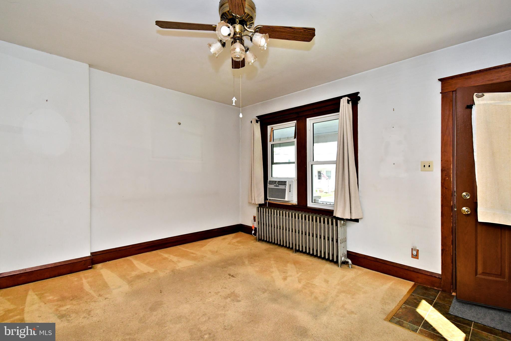 89 W HAMLIN AVENUE