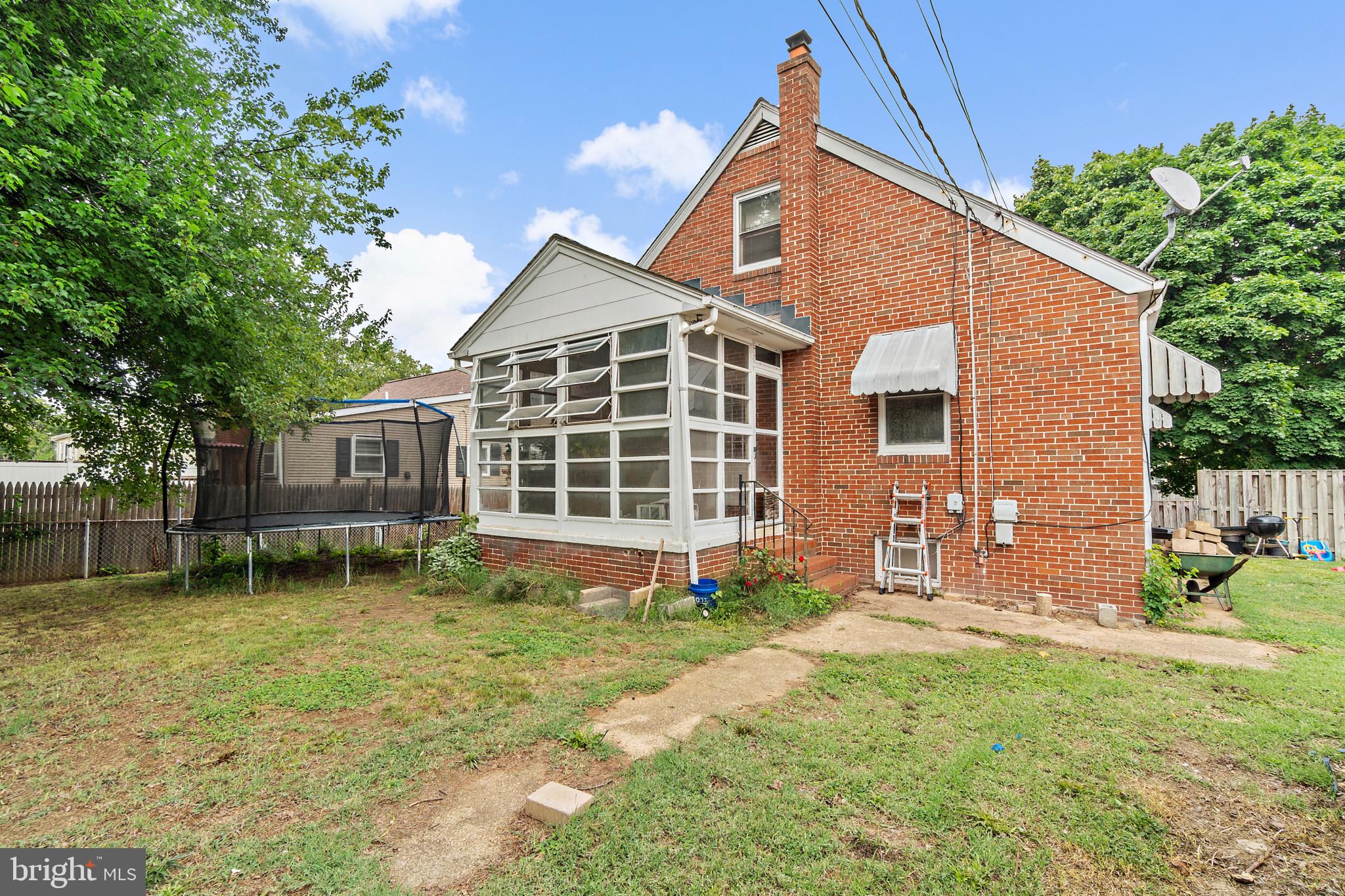 ROLAND TERRACE - Residential