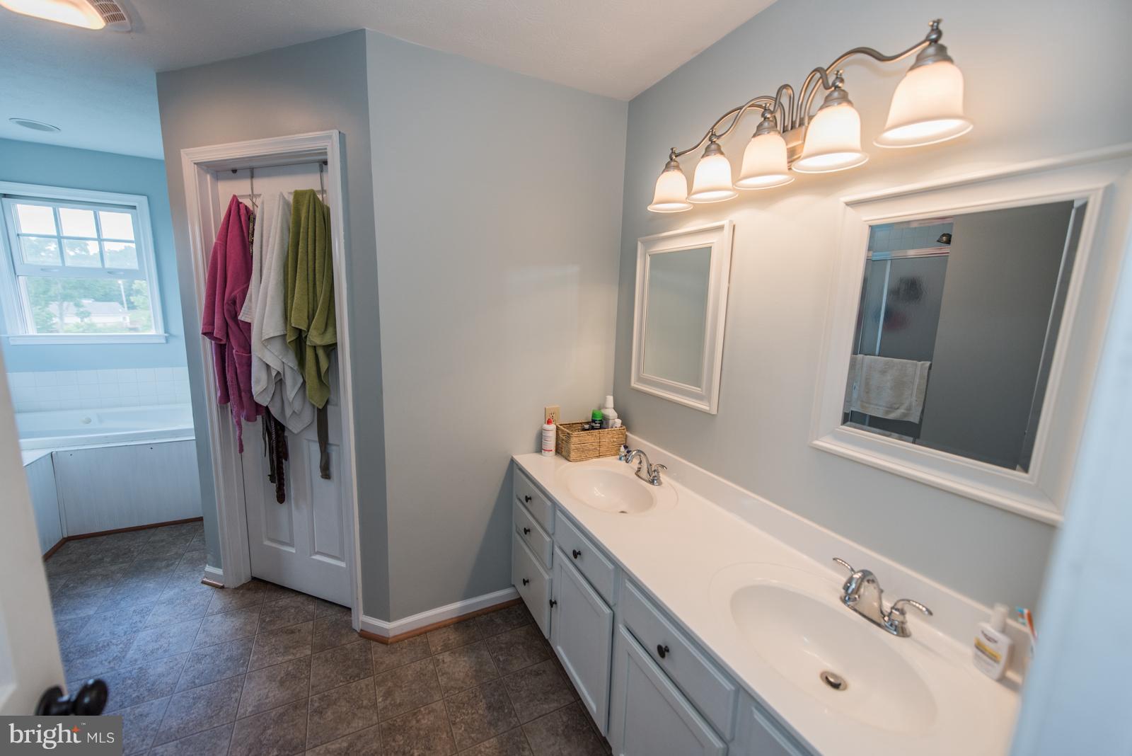 DRY RUN ACRES - Residential