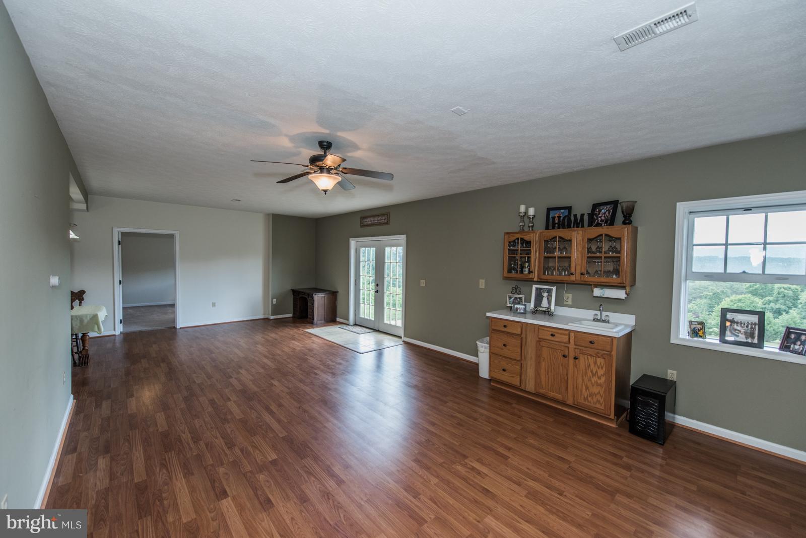 DRY RUN ACRES - Residential