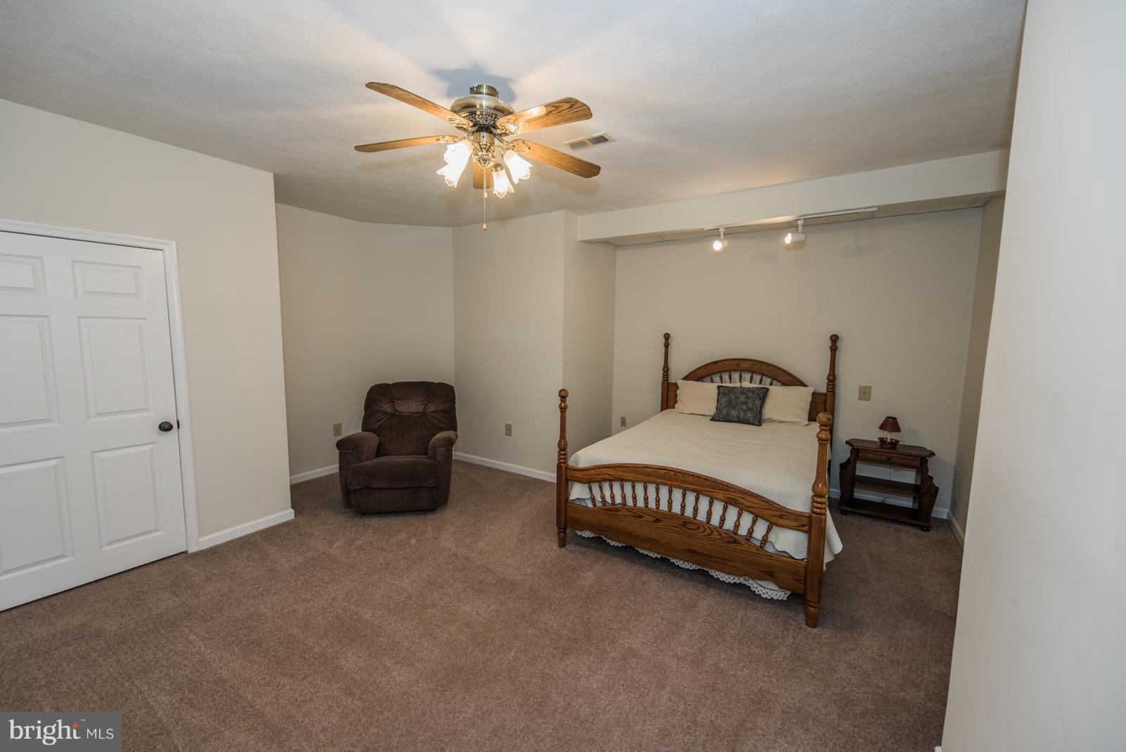 DRY RUN ACRES - Residential