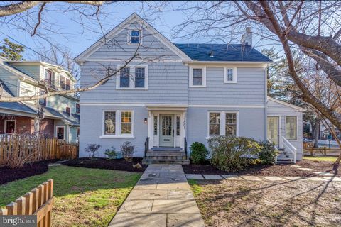 Photo of 7001 FLORIDA ST, CHEVY CHASE, MD 20815 (MLS # MDMC2079202)