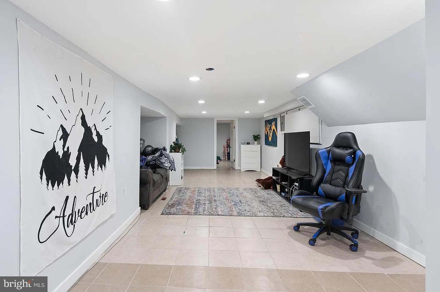 PHILADELPHIA (NORTHEAST) - Residential Income