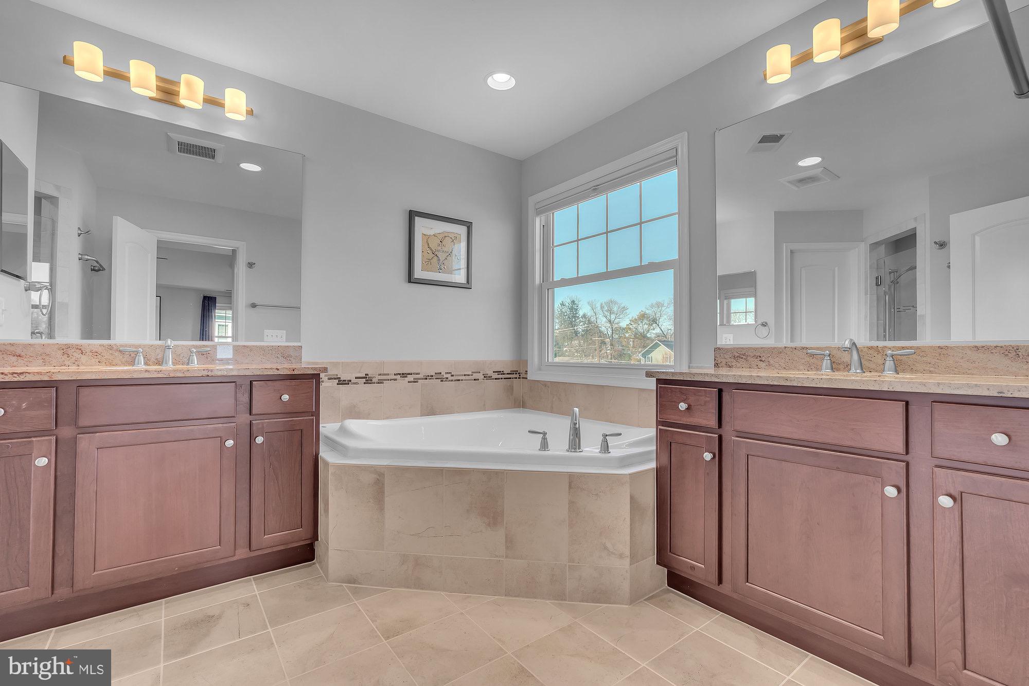 WEST VIENNA WOODS - Residential