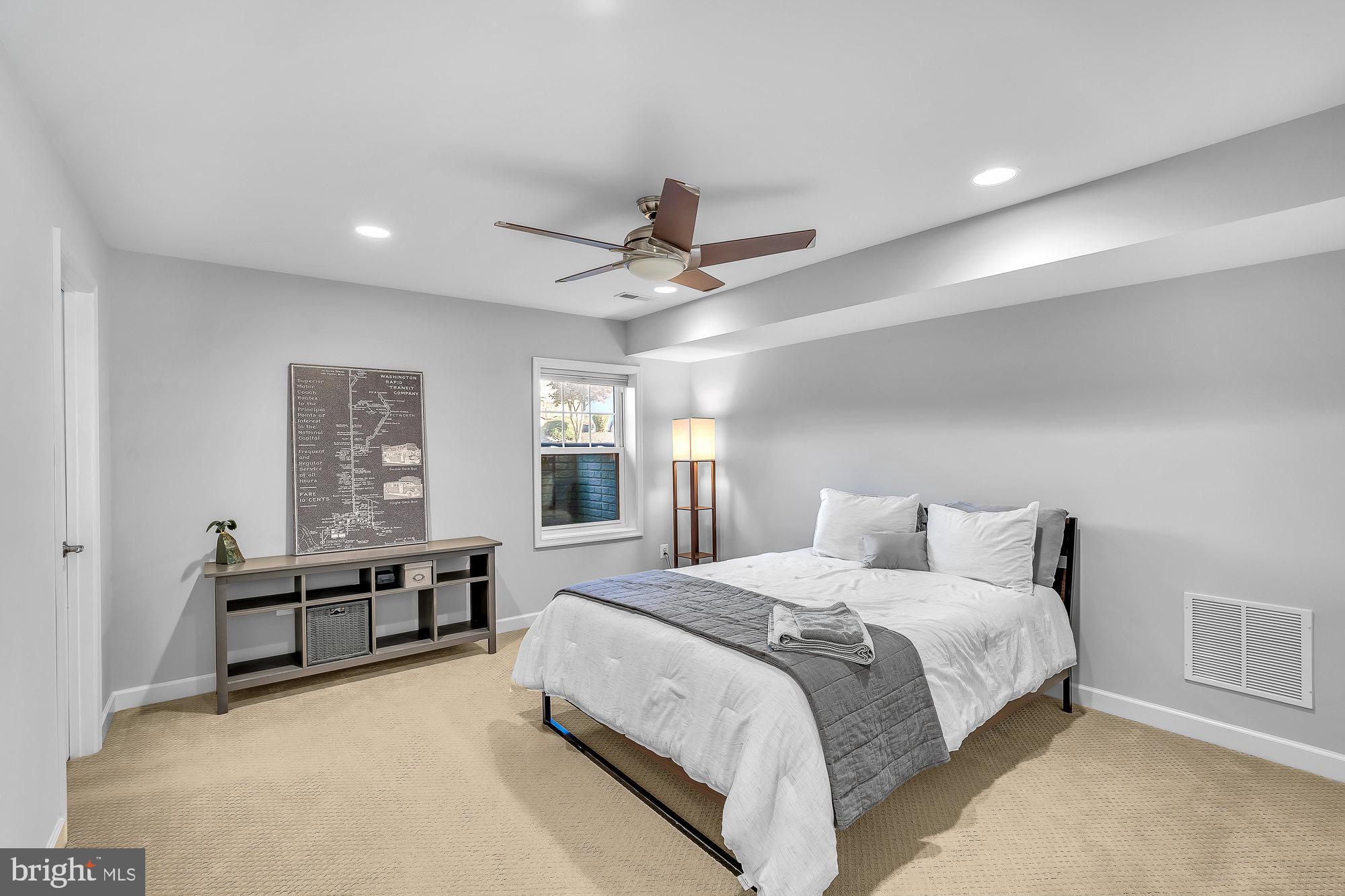 WEST VIENNA WOODS - Residential