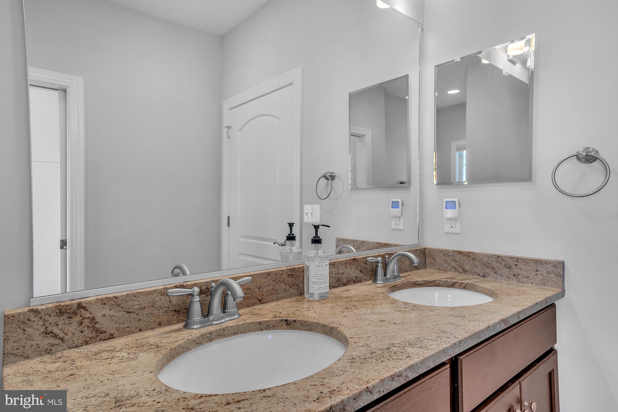 WEST VIENNA WOODS - Residential