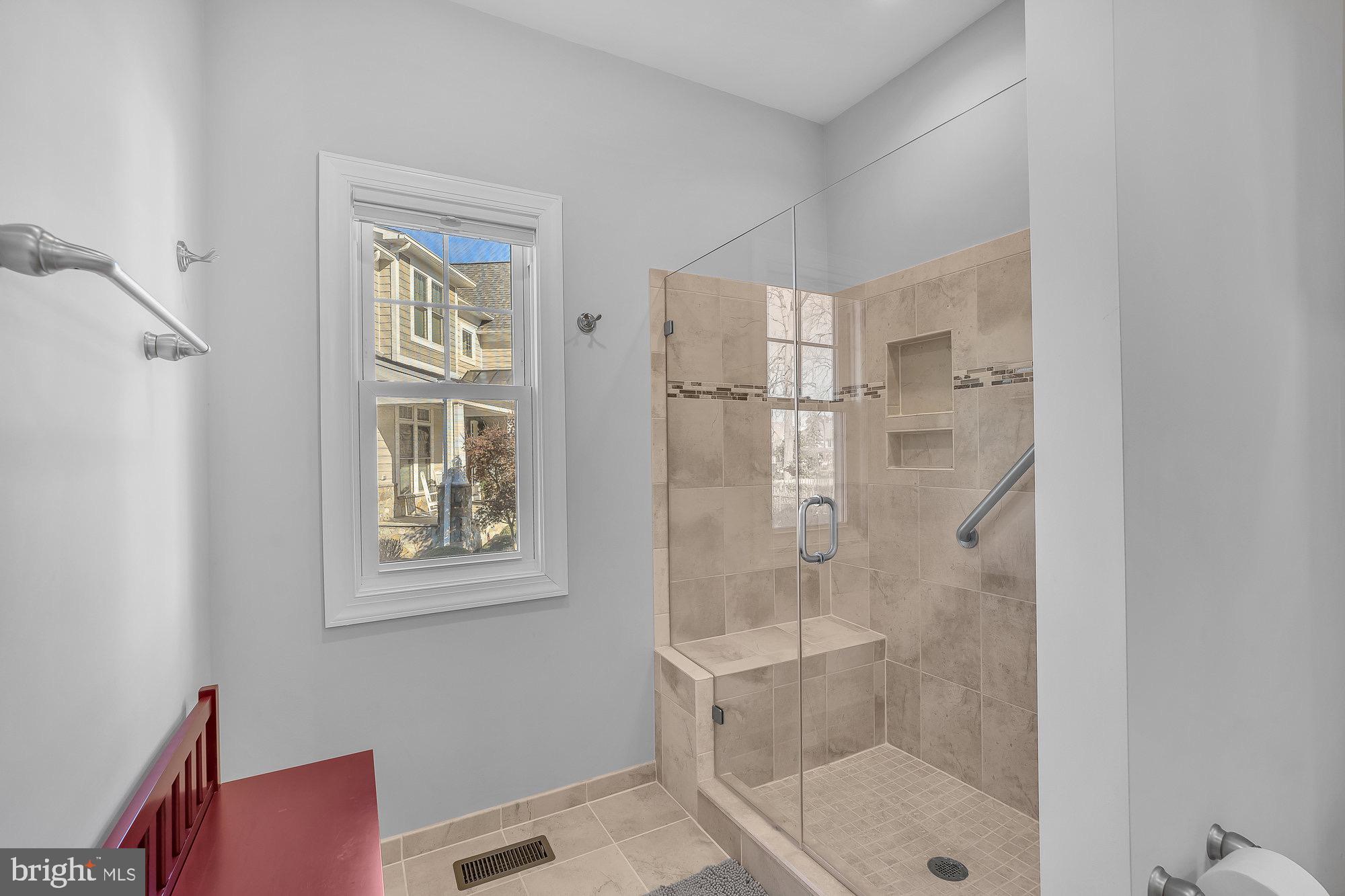 WEST VIENNA WOODS - Residential