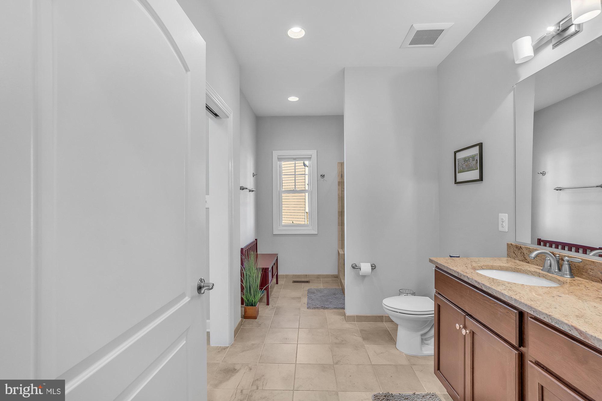 WEST VIENNA WOODS - Residential