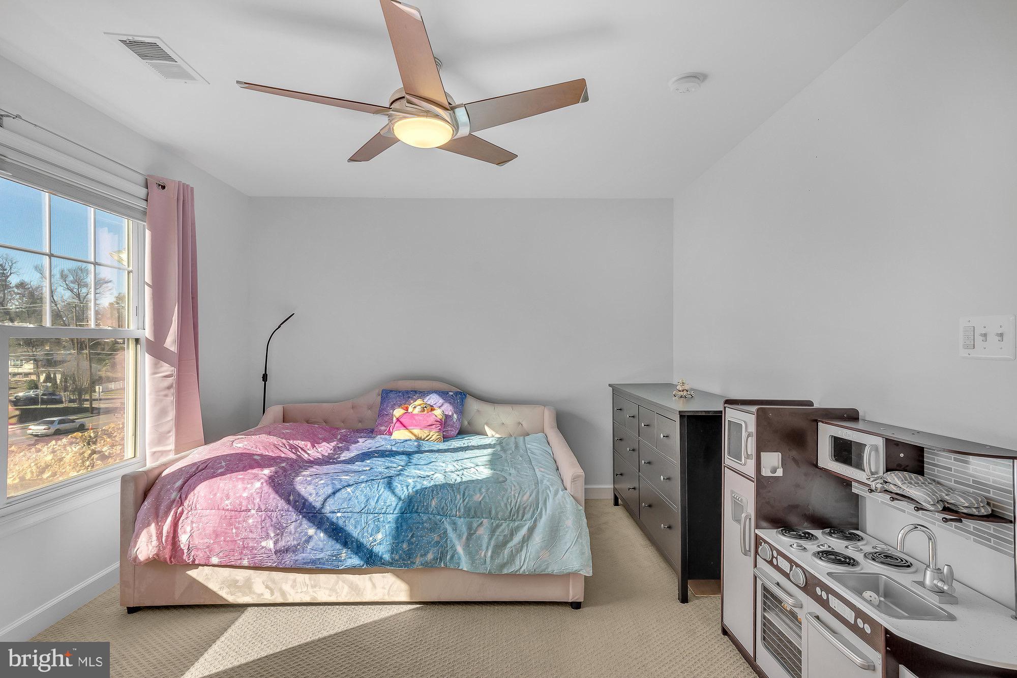 WEST VIENNA WOODS - Residential